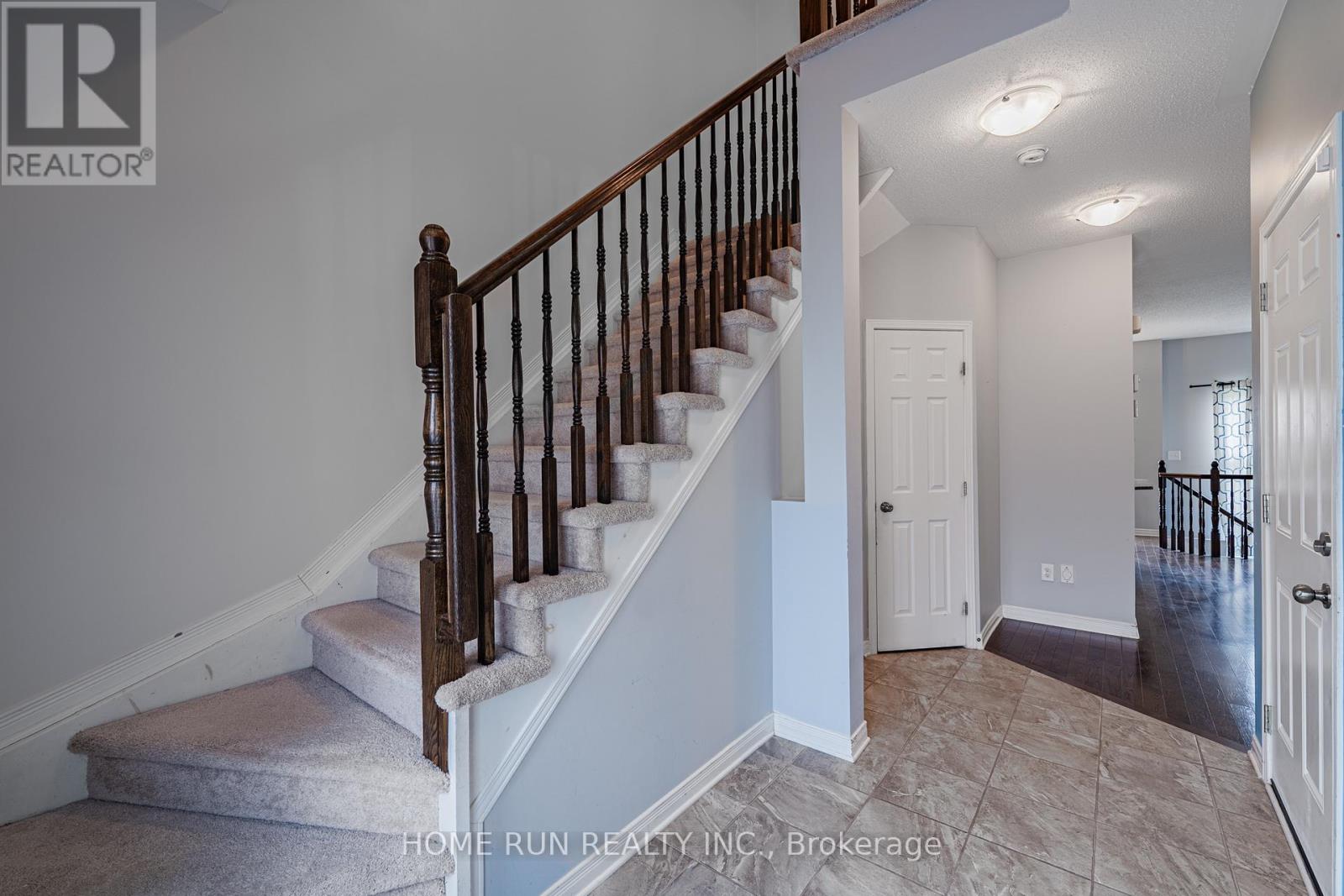 19 Dundalk Private, Ottawa, Ontario  K2R 0J5 - Photo 5 - X13075180