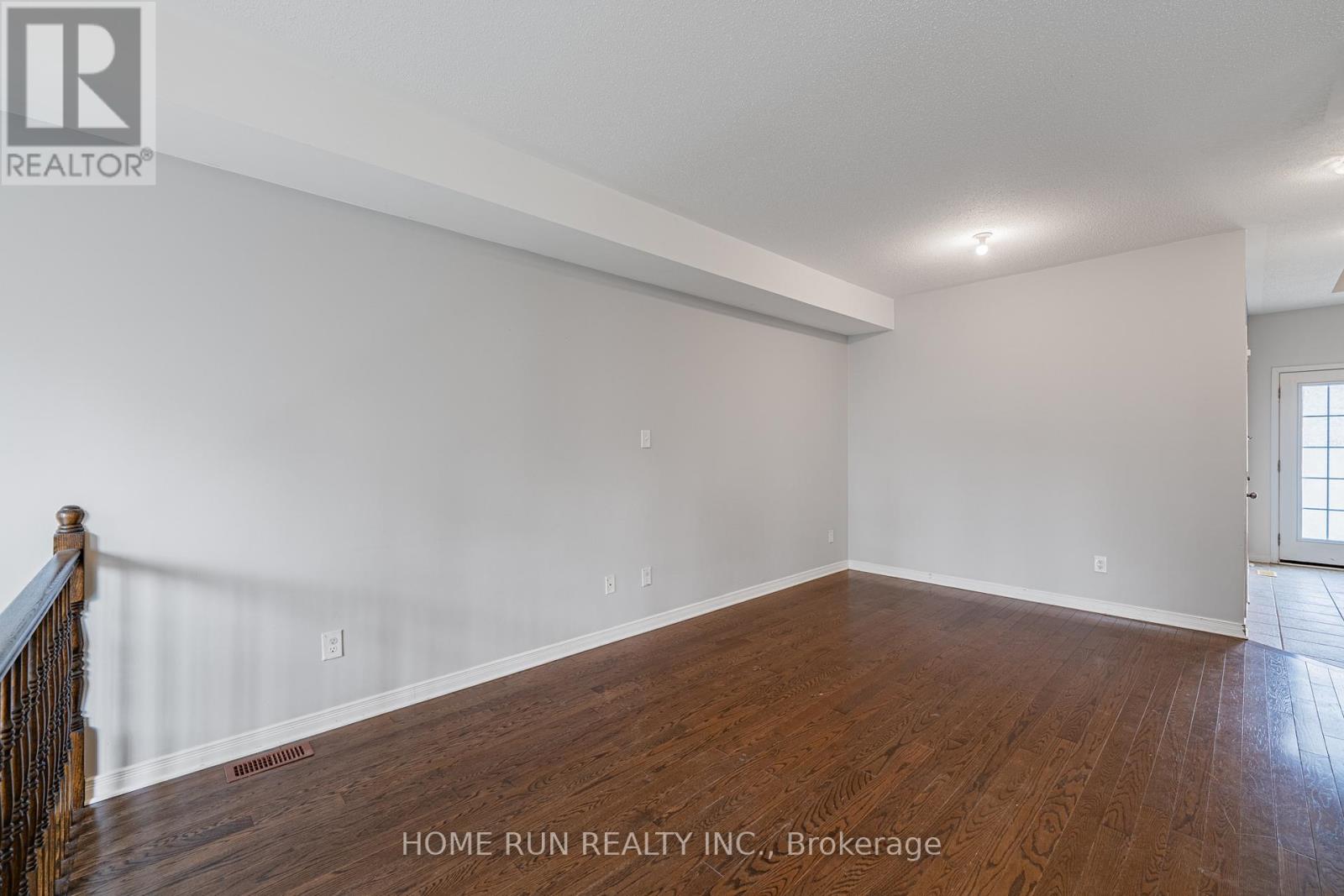 19 Dundalk Private, Ottawa, Ontario  K2R 0J5 - Photo 8 - X13075180