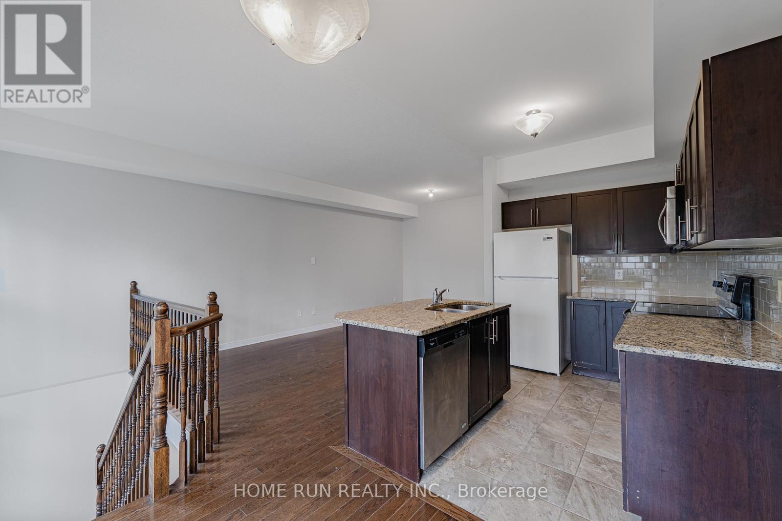 19 Dundalk Private, Ottawa, Ontario  K2R 0J5 - Photo 9 - X13075180
