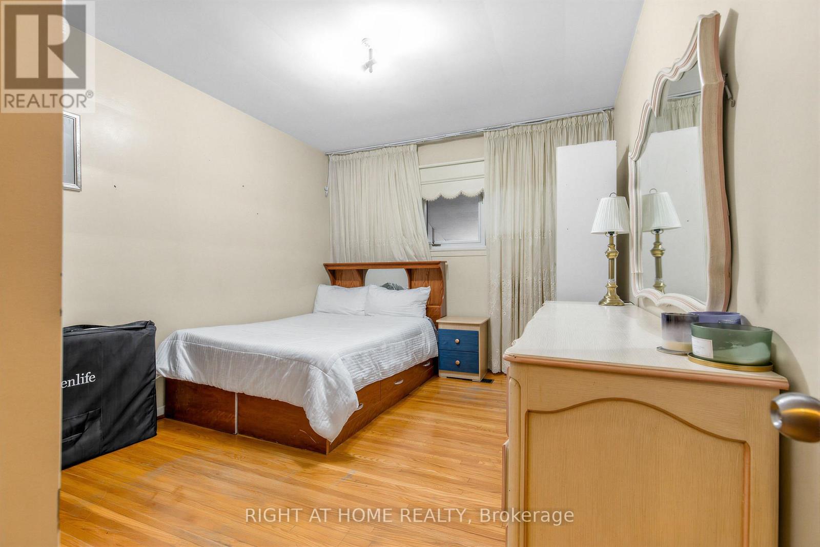 5 Thwaite Avenue, Toronto, Ontario  M3L 2C8 - Photo 14 - W13075196