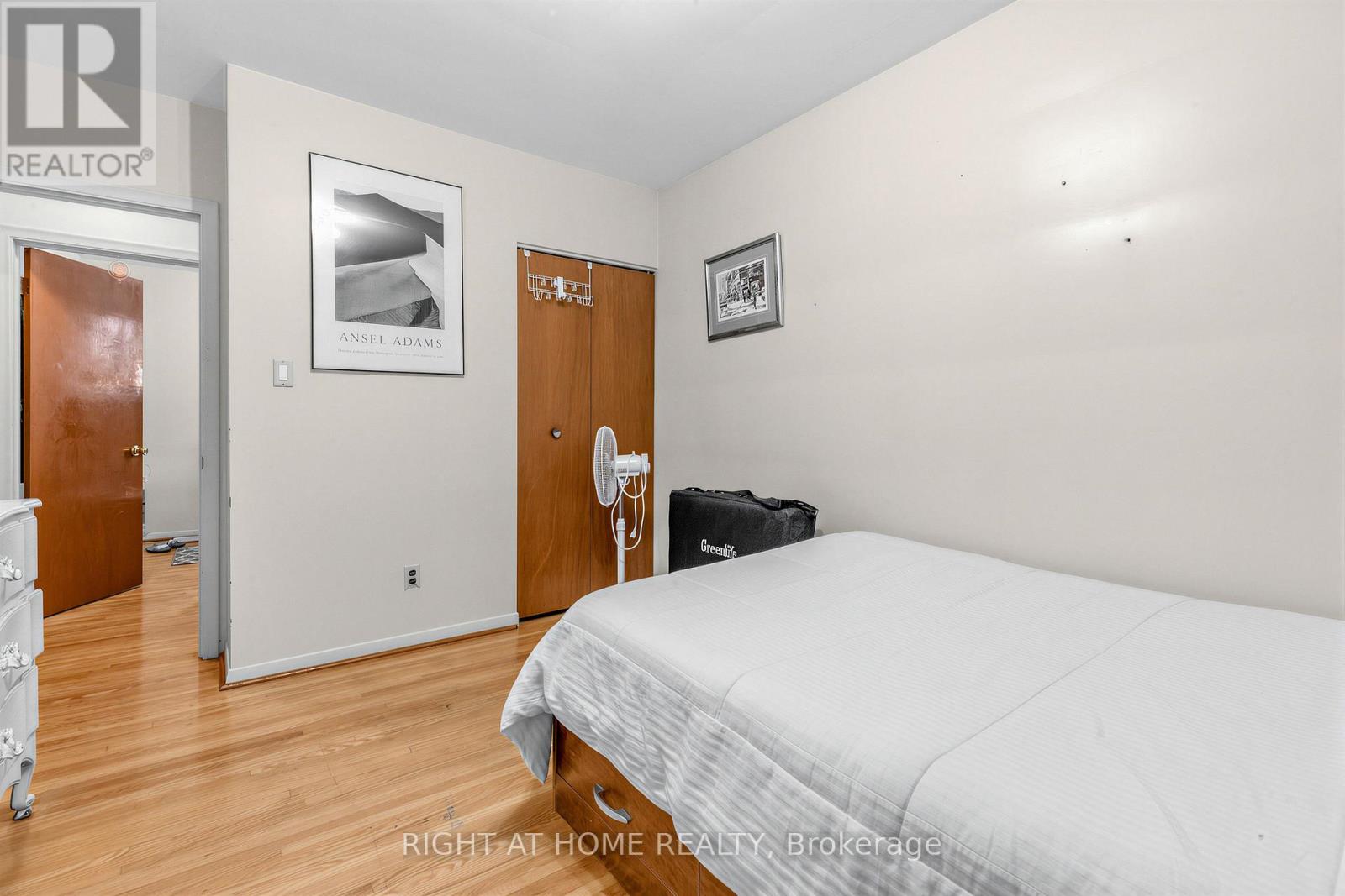 5 Thwaite Avenue, Toronto, Ontario  M3L 2C8 - Photo 15 - W13075196