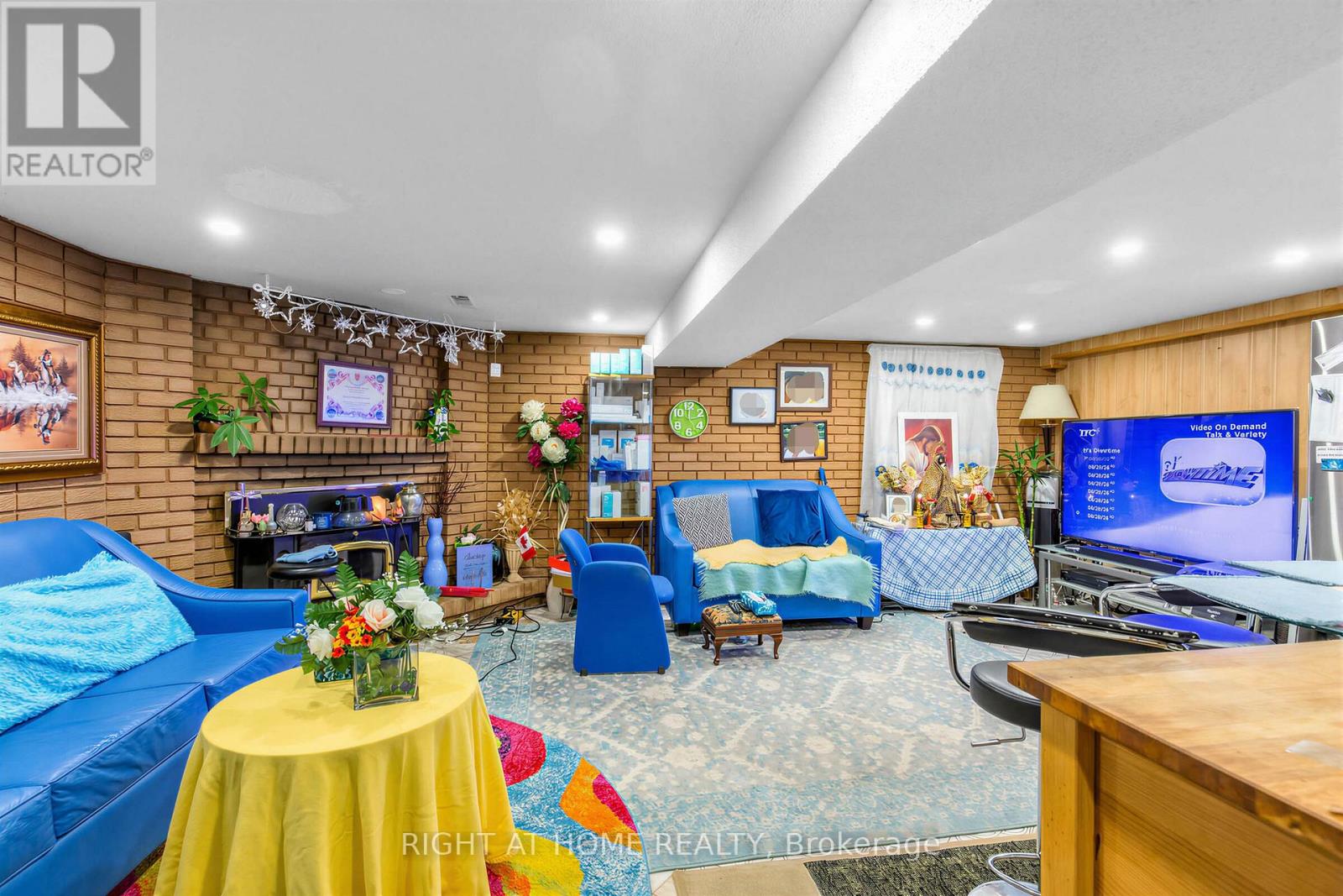 5 Thwaite Avenue, Toronto, Ontario  M3L 2C8 - Photo 23 - W13075196
