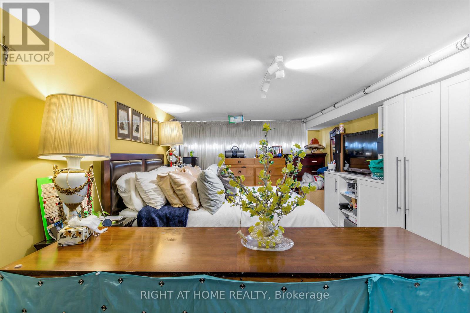 5 Thwaite Avenue, Toronto, Ontario  M3L 2C8 - Photo 26 - W13075196