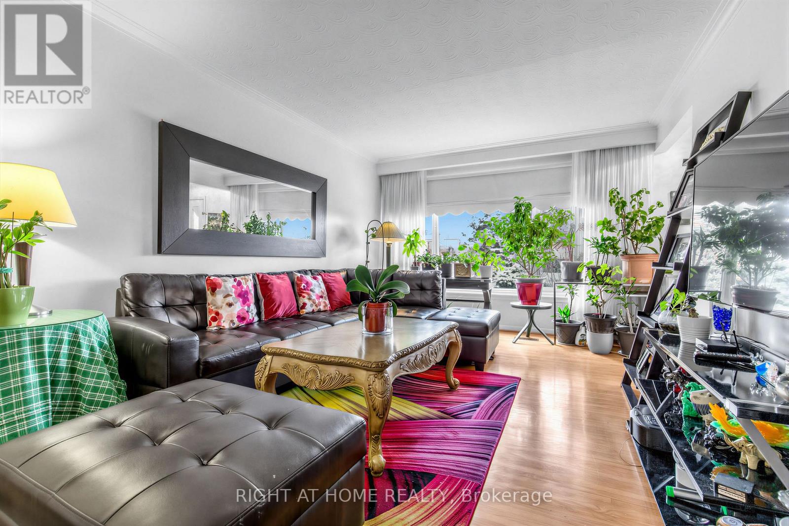5 Thwaite Avenue, Toronto, Ontario  M3L 2C8 - Photo 3 - W13075196