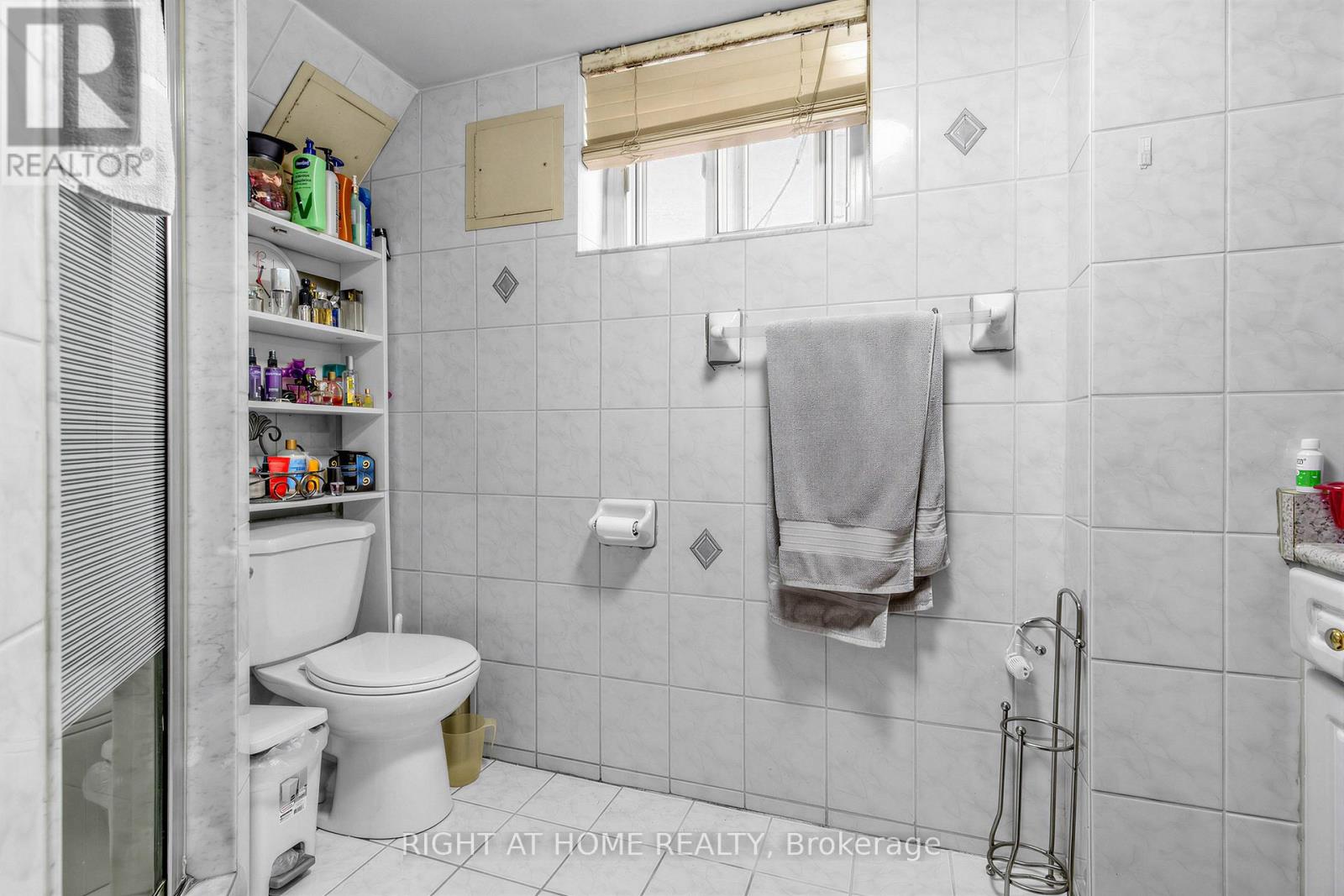 5 Thwaite Avenue, Toronto, Ontario  M3L 2C8 - Photo 30 - W13075196
