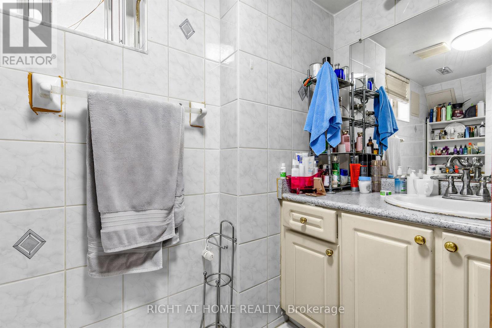 5 Thwaite Avenue, Toronto, Ontario  M3L 2C8 - Photo 31 - W13075196