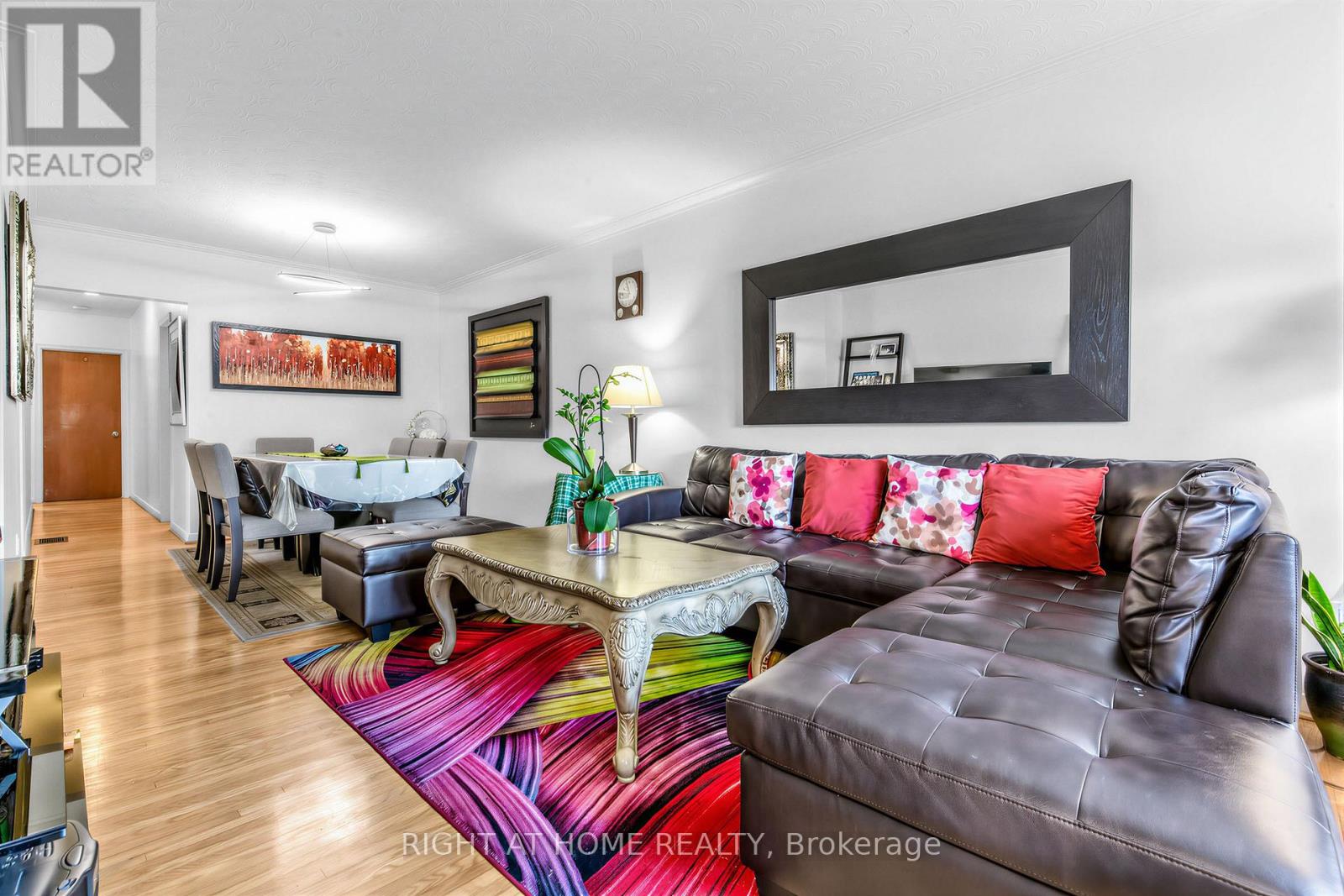 5 Thwaite Avenue, Toronto, Ontario  M3L 2C8 - Photo 4 - W13075196
