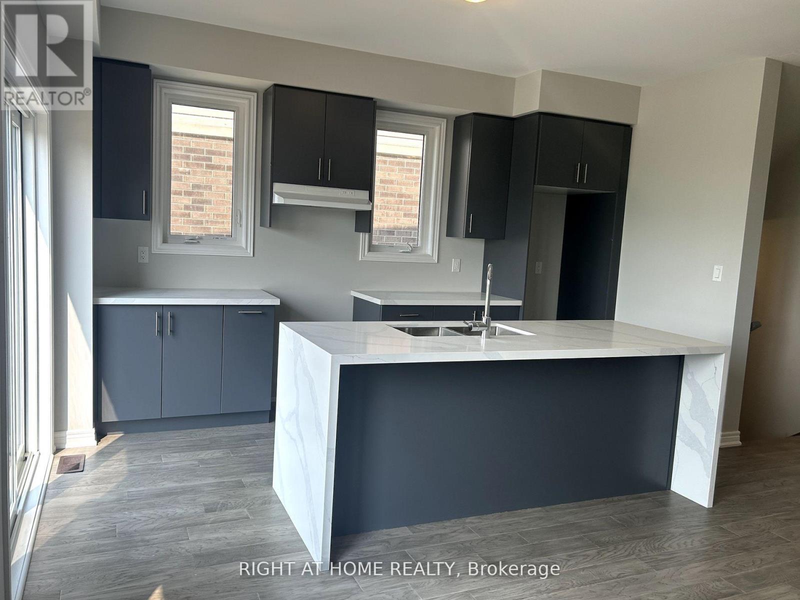109 Aquasanta Crescent, Hamilton, Ontario  L9B 0J8 - Photo 8 - X13075182