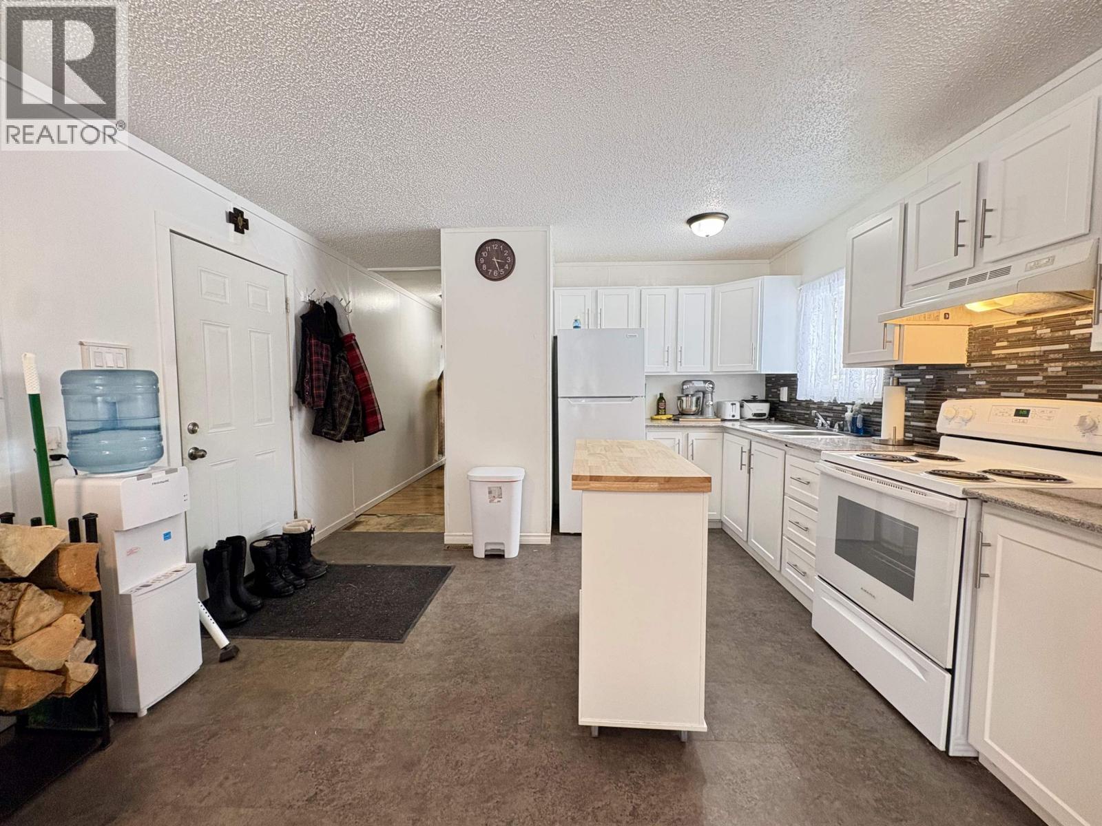 16220 Allen Road, Prince George, British Columbia  V2K 5K8 - Photo 2 - R3100702