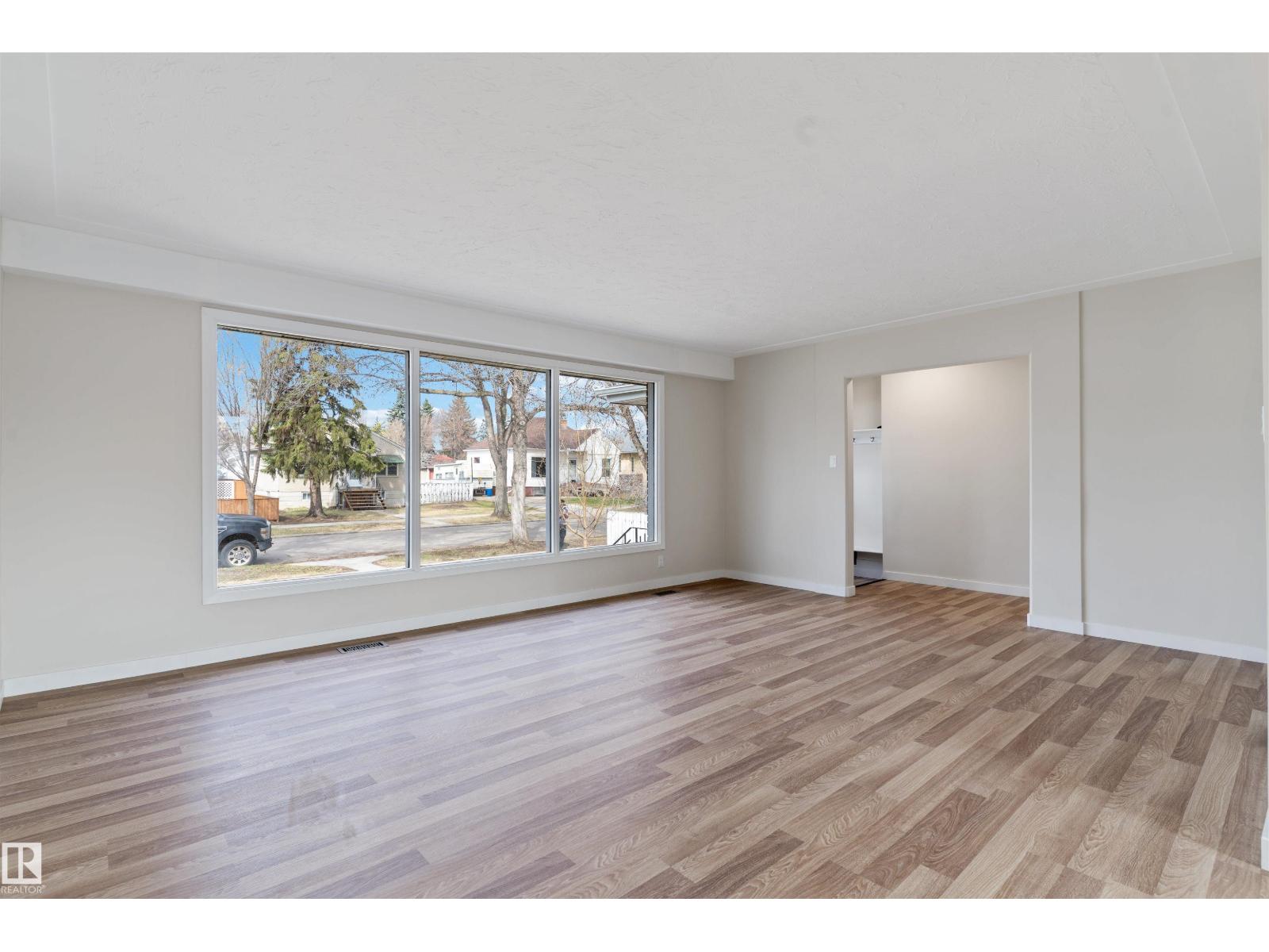 12411 90 St Nw, Edmonton, Alberta  T5B 3Z9 - Photo 4 - E4485485