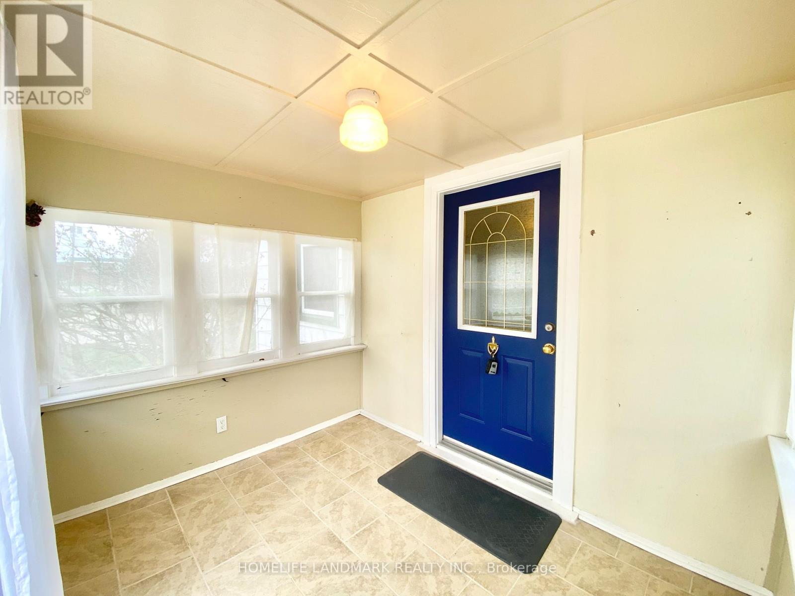 140 Vale Avenue, Newmarket, Ontario  L3Y 3N4 - Photo 3 - N13075234