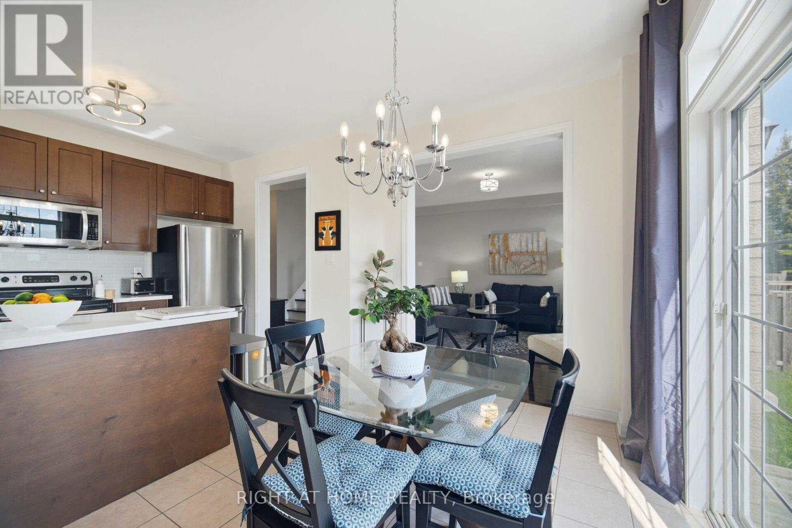 333 Sunny Meadow Boulevard, Brampton, Ontario  L6R 0E9 - Photo 11 - W13075216