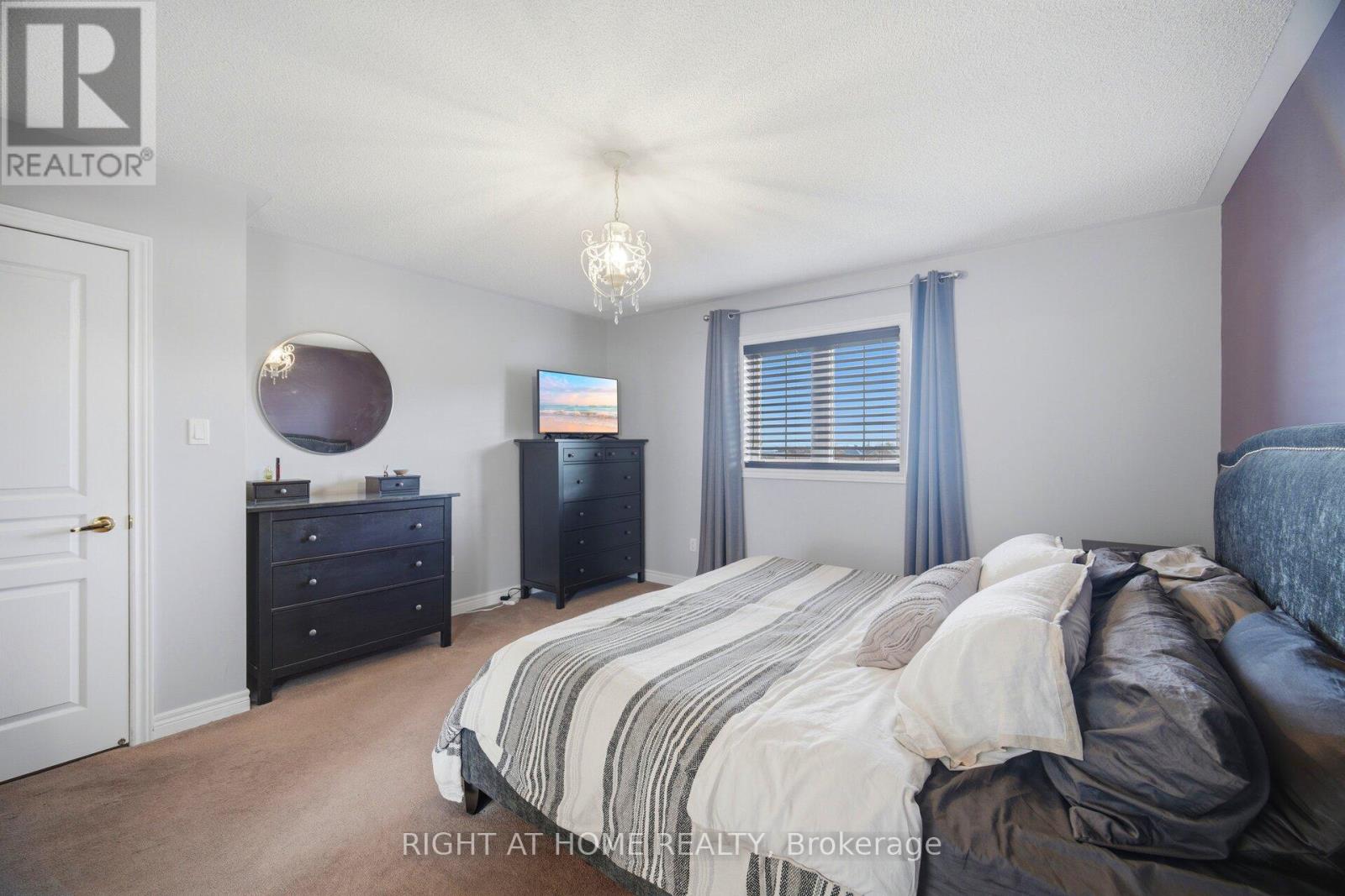 333 Sunny Meadow Boulevard, Brampton, Ontario  L6R 0E9 - Photo 23 - W13075216