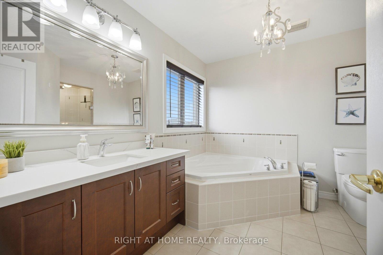 333 Sunny Meadow Boulevard, Brampton, Ontario  L6R 0E9 - Photo 25 - W13075216