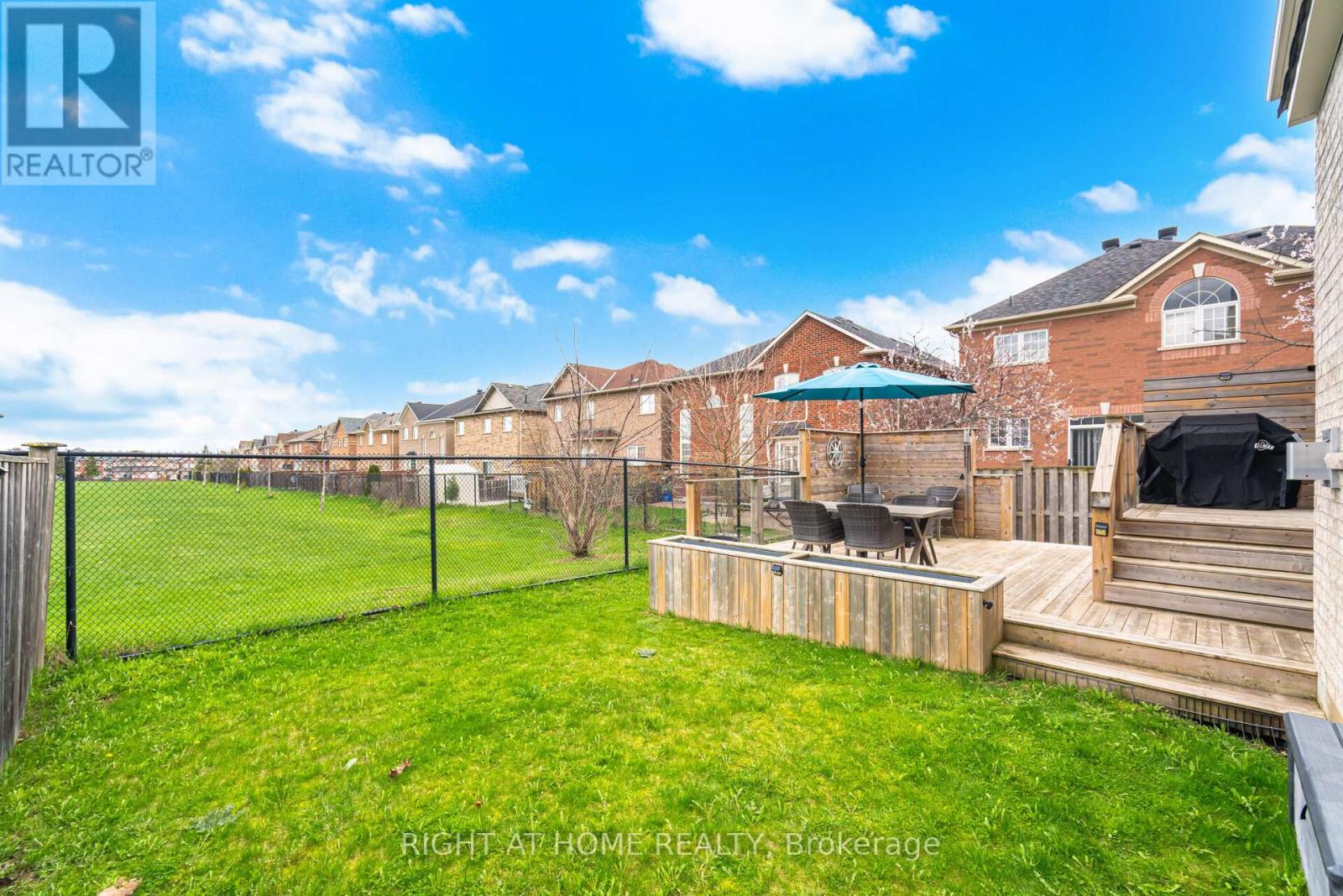 333 Sunny Meadow Boulevard, Brampton, Ontario  L6R 0E9 - Photo 39 - W13075216