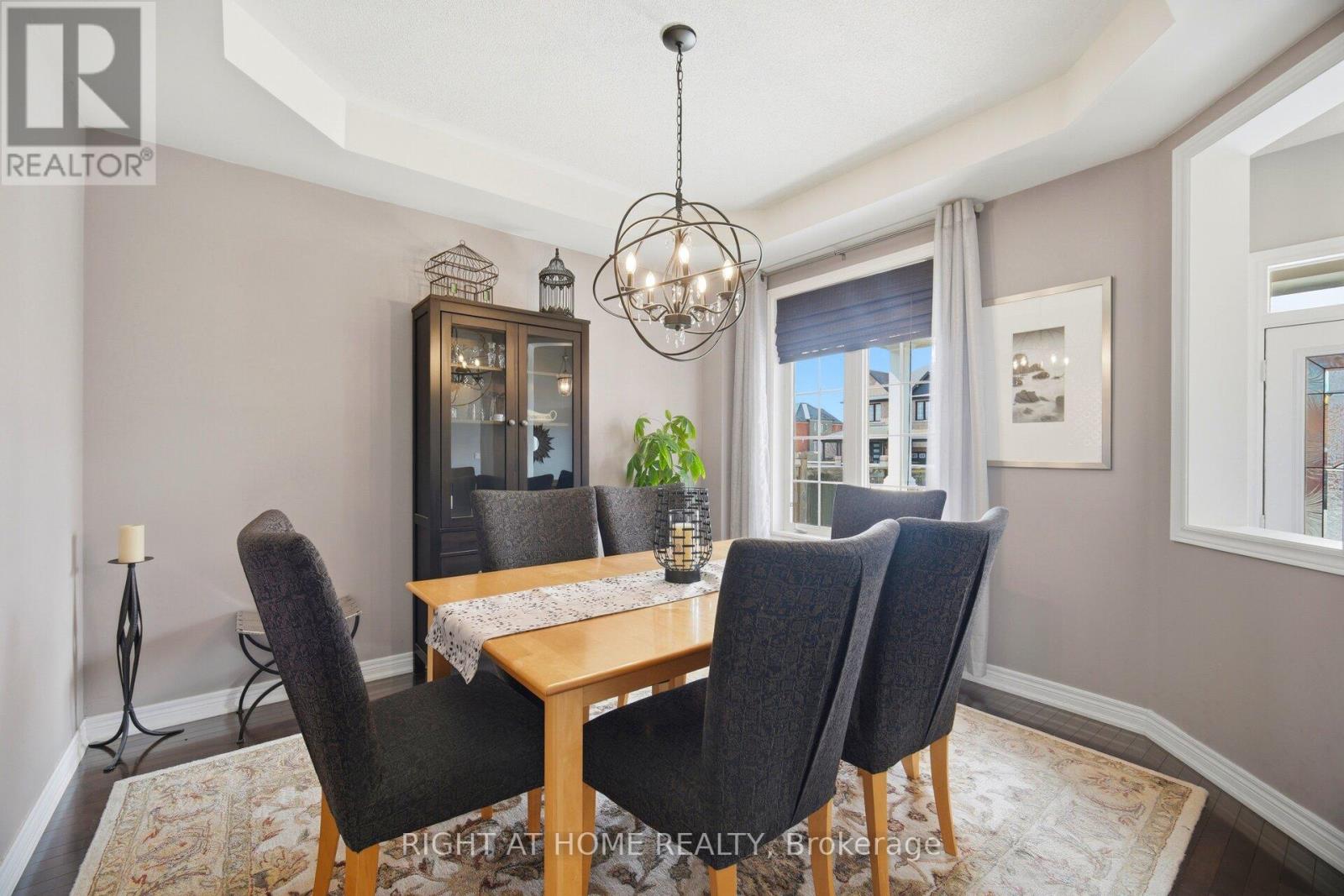 333 Sunny Meadow Boulevard, Brampton, Ontario  L6R 0E9 - Photo 4 - W13075216