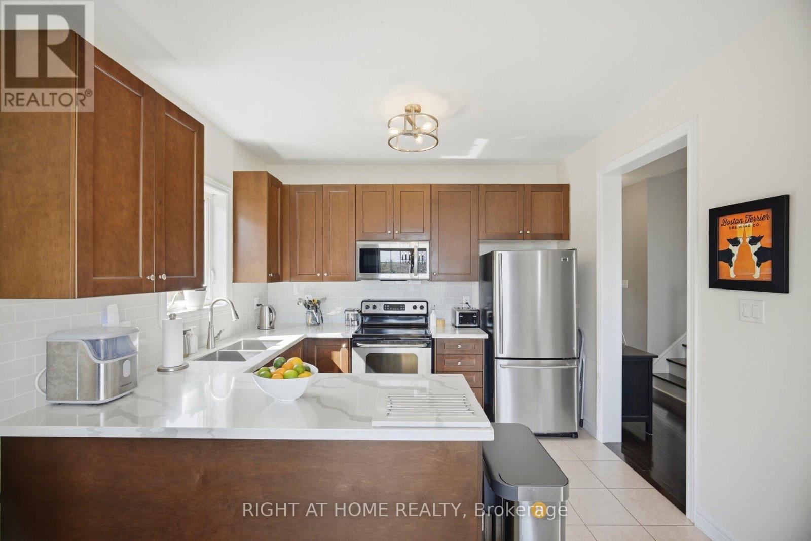 333 Sunny Meadow Boulevard, Brampton, Ontario  L6R 0E9 - Photo 7 - W13075216