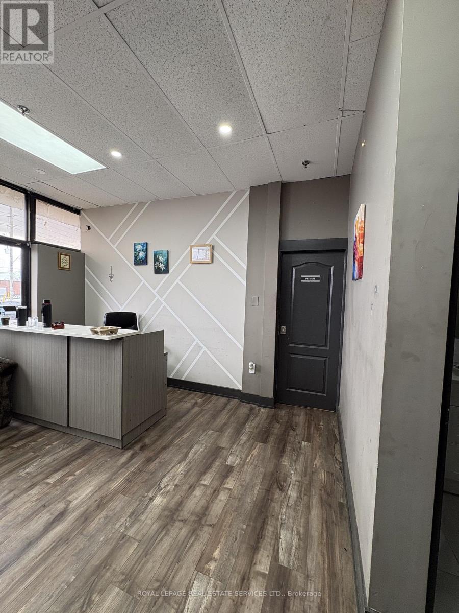 6-9 - 6 Bramsteele Road, Brampton, Ontario  L6W 1B3 - Photo 4 - W13075224