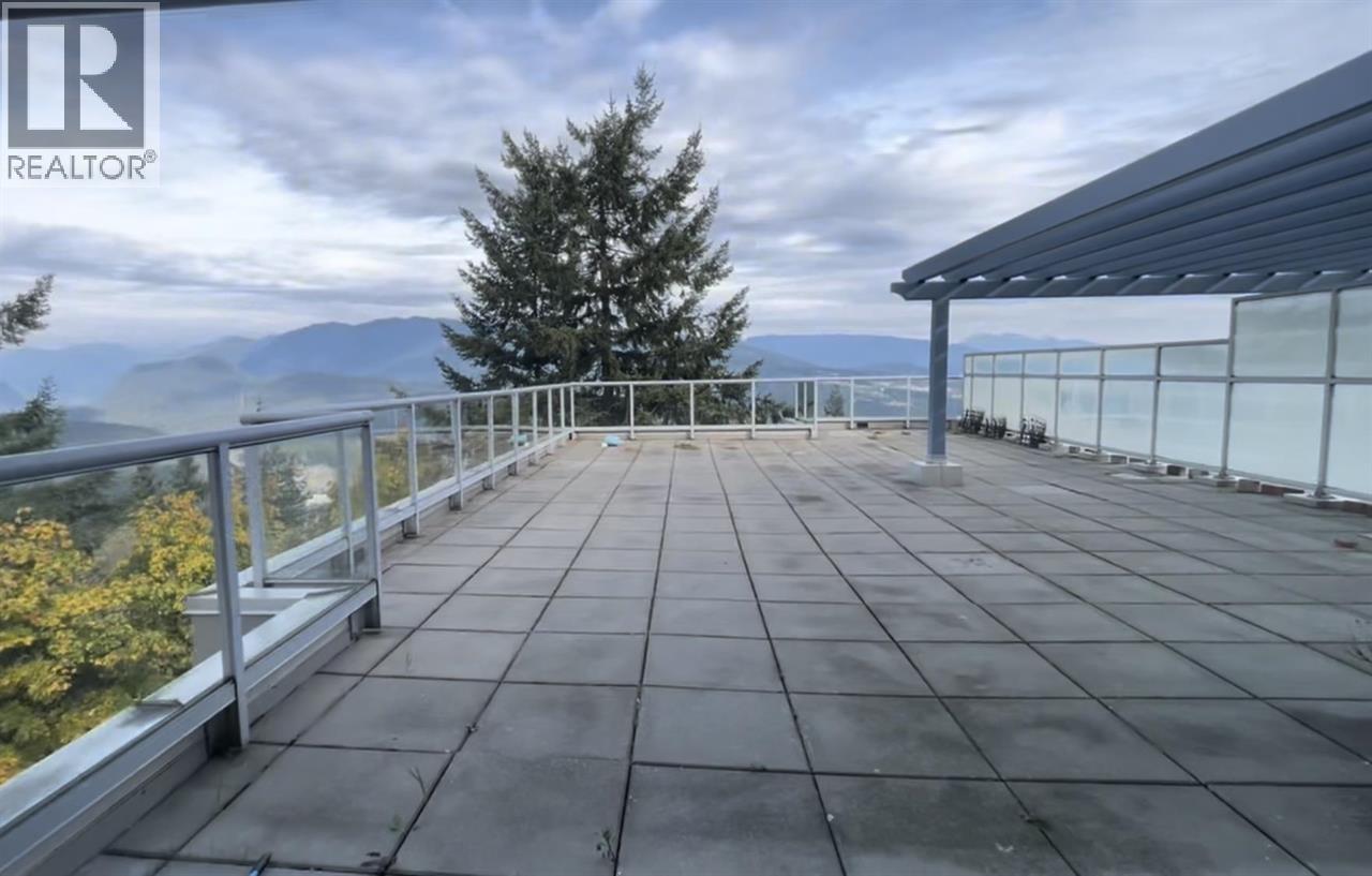 803 9262 UNIVERSITY CRESCENT, Burnaby, British Columbia