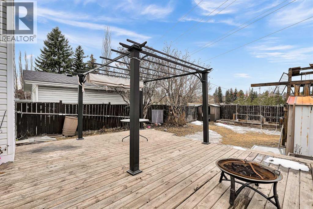 44 Strathclair Rise Sw, Calgary, Alberta  T3H 1G4 - Photo 37 - A2300232