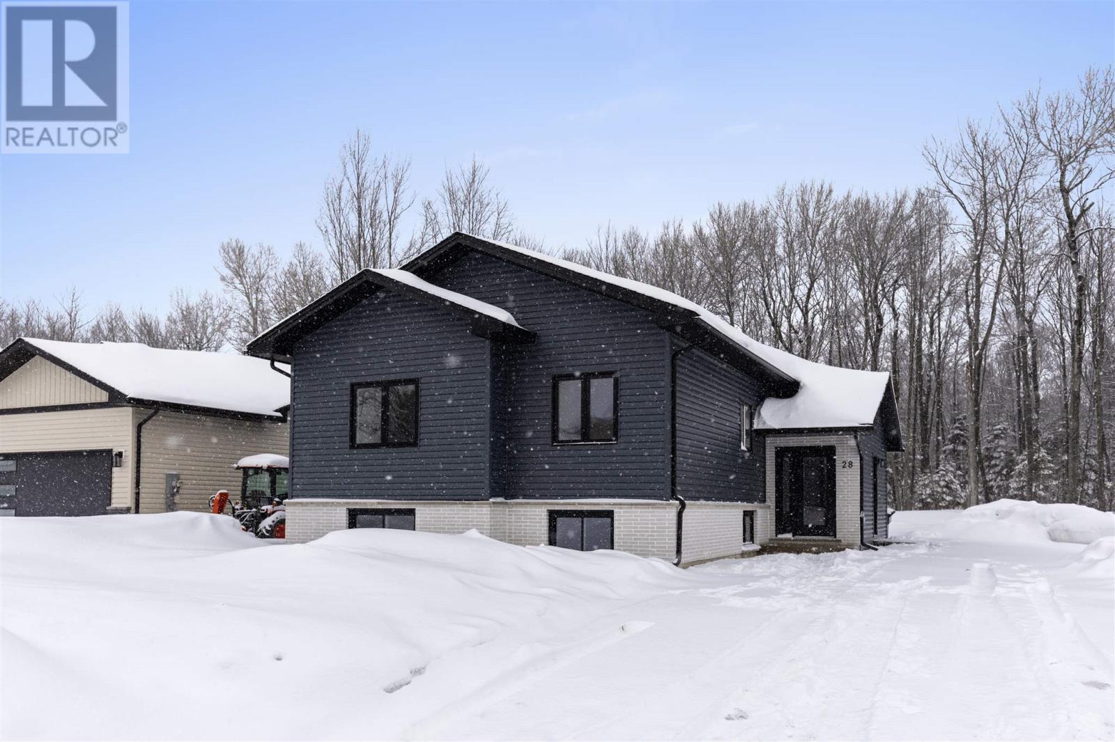 28 Sherwood PKWY, Sault Ste. Marie, Ontario
