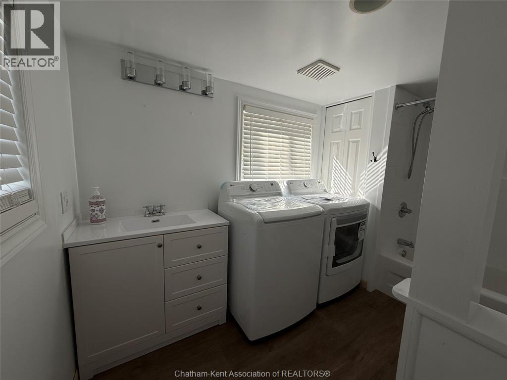 29 Elmwood Avenue, Grand Bend, Ontario  N0M 1T0 - Photo 14 - 26008857