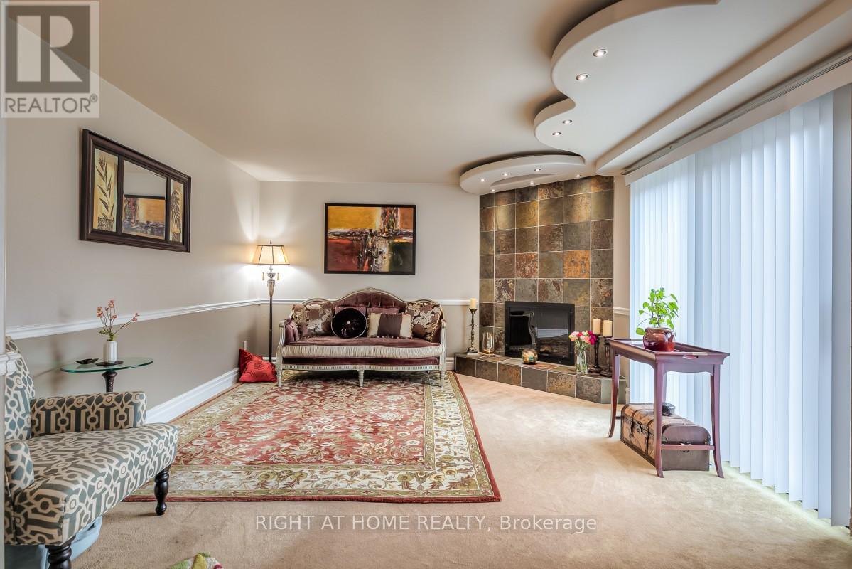 160 Carrington Drive, Richmond Hill, Ontario  L4C 7Y8 - Photo 10 - N12982518