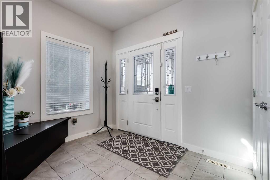 282 Mountainview Drive, Okotoks, Alberta  T1S 0N1 - Photo 2 - A2292471