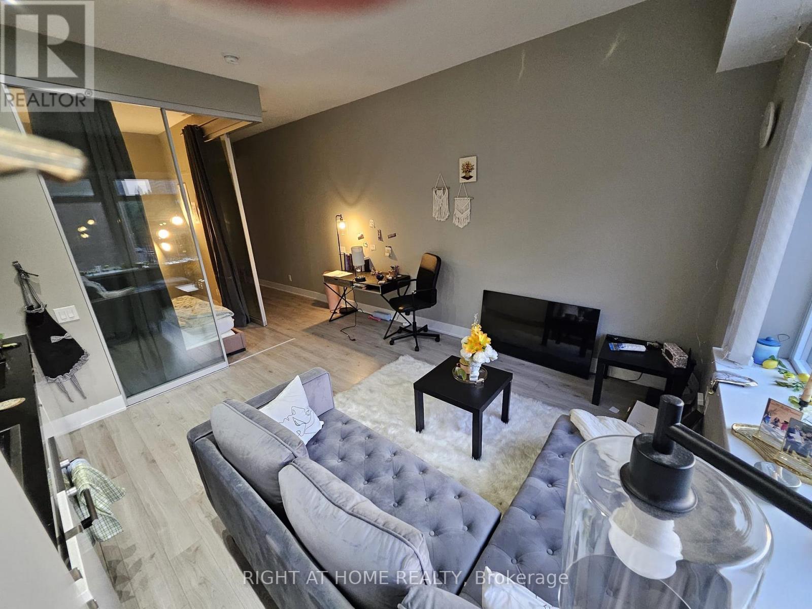 426 - 111 St Clair Avenue W, Toronto, Ontario  M4V 1N5 - Photo 11 - C13075266