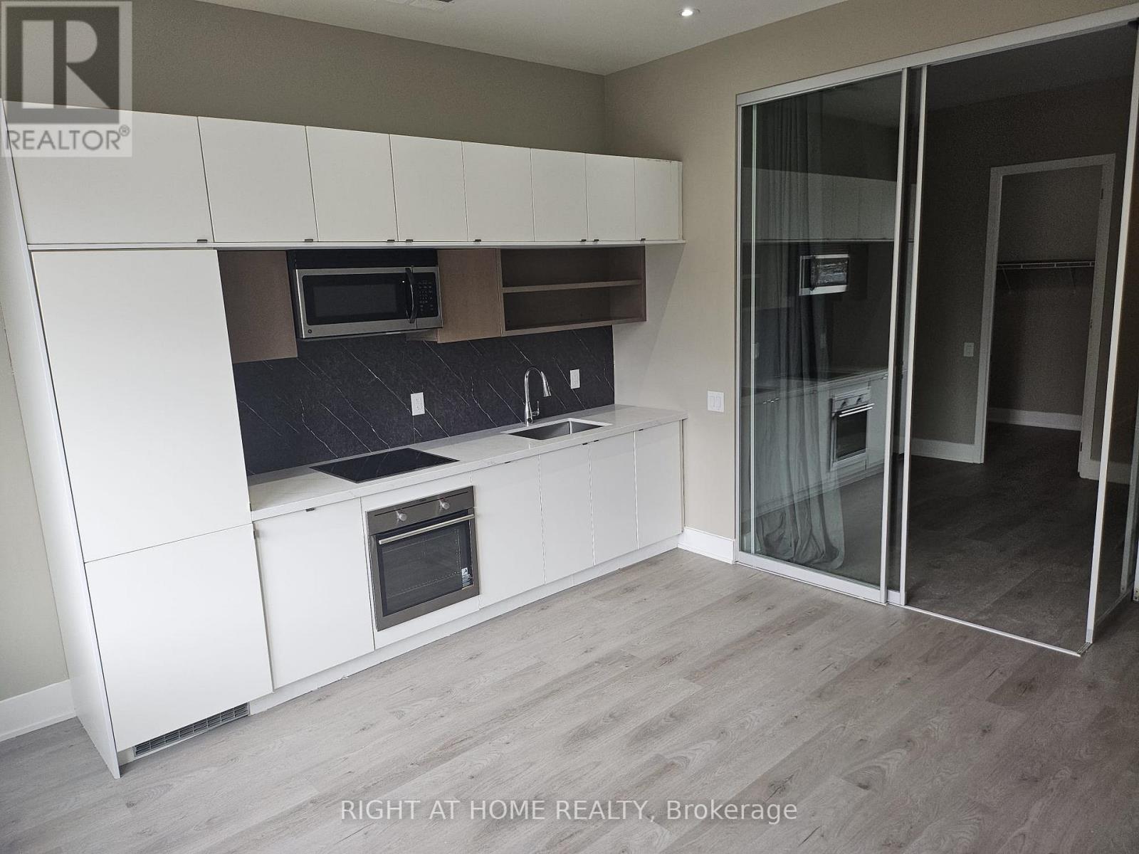 426 - 111 St Clair Avenue W, Toronto, Ontario  M4V 1N5 - Photo 20 - C13075266
