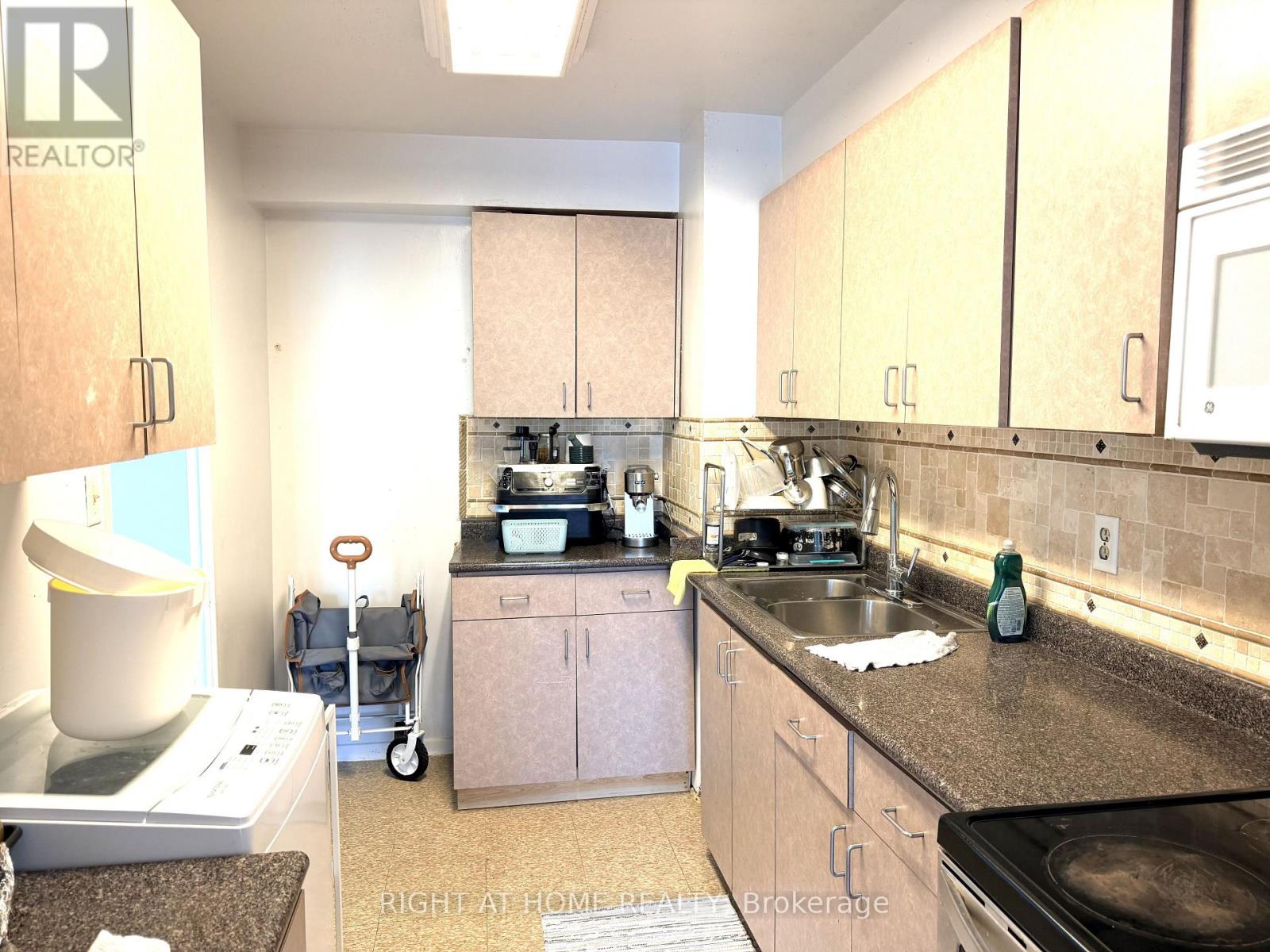 106 - 5 Massey Square, Toronto, Ontario  M4C 5L6 - Photo 12 - E13075264