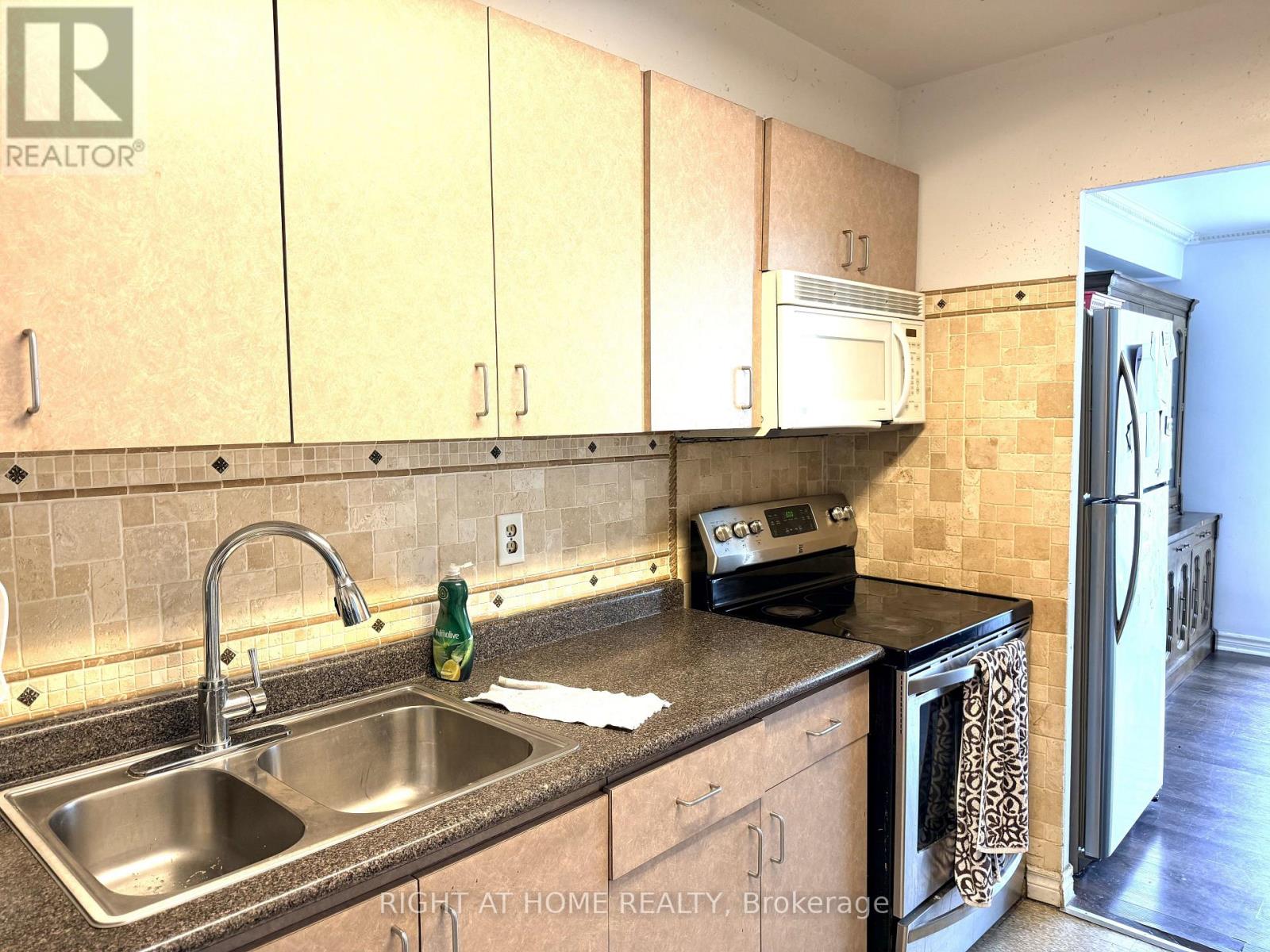 106 - 5 Massey Square, Toronto, Ontario  M4C 5L6 - Photo 13 - E13075264