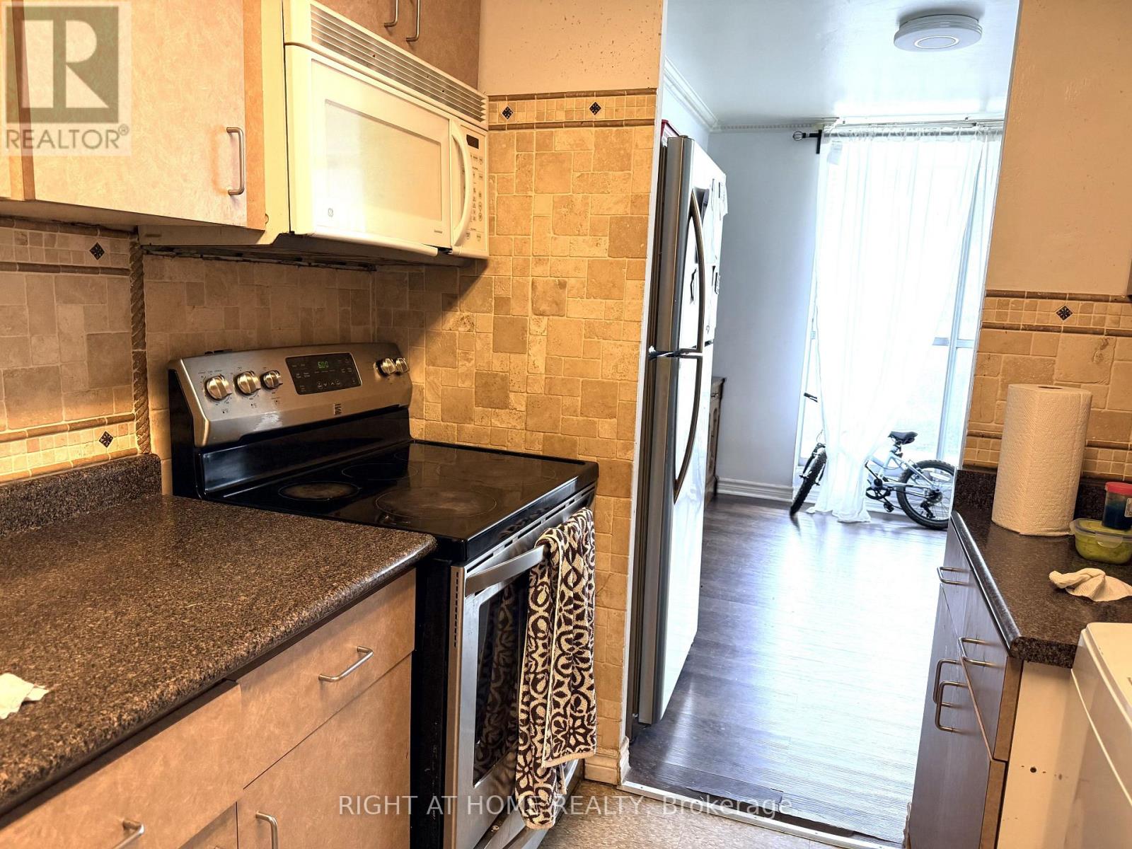 106 - 5 Massey Square, Toronto, Ontario  M4C 5L6 - Photo 14 - E13075264