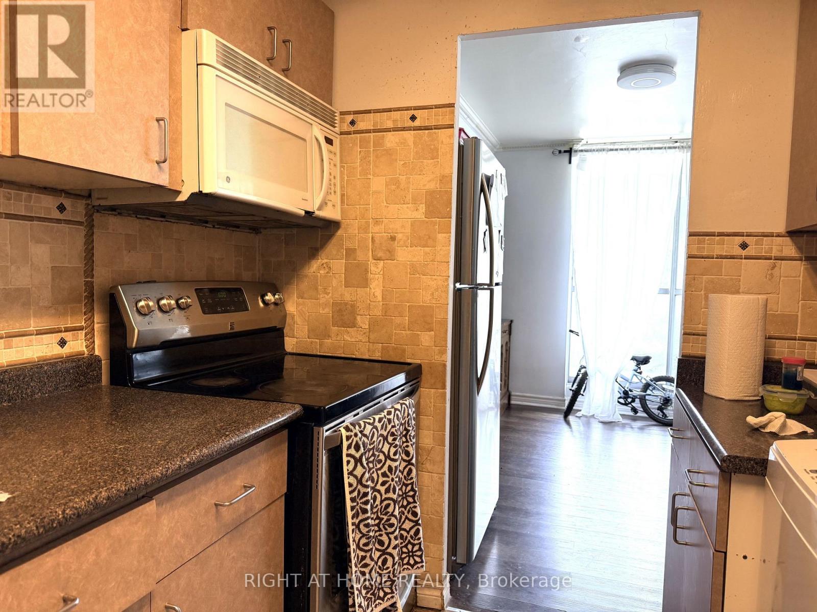 106 - 5 Massey Square, Toronto, Ontario  M4C 5L6 - Photo 15 - E13075264