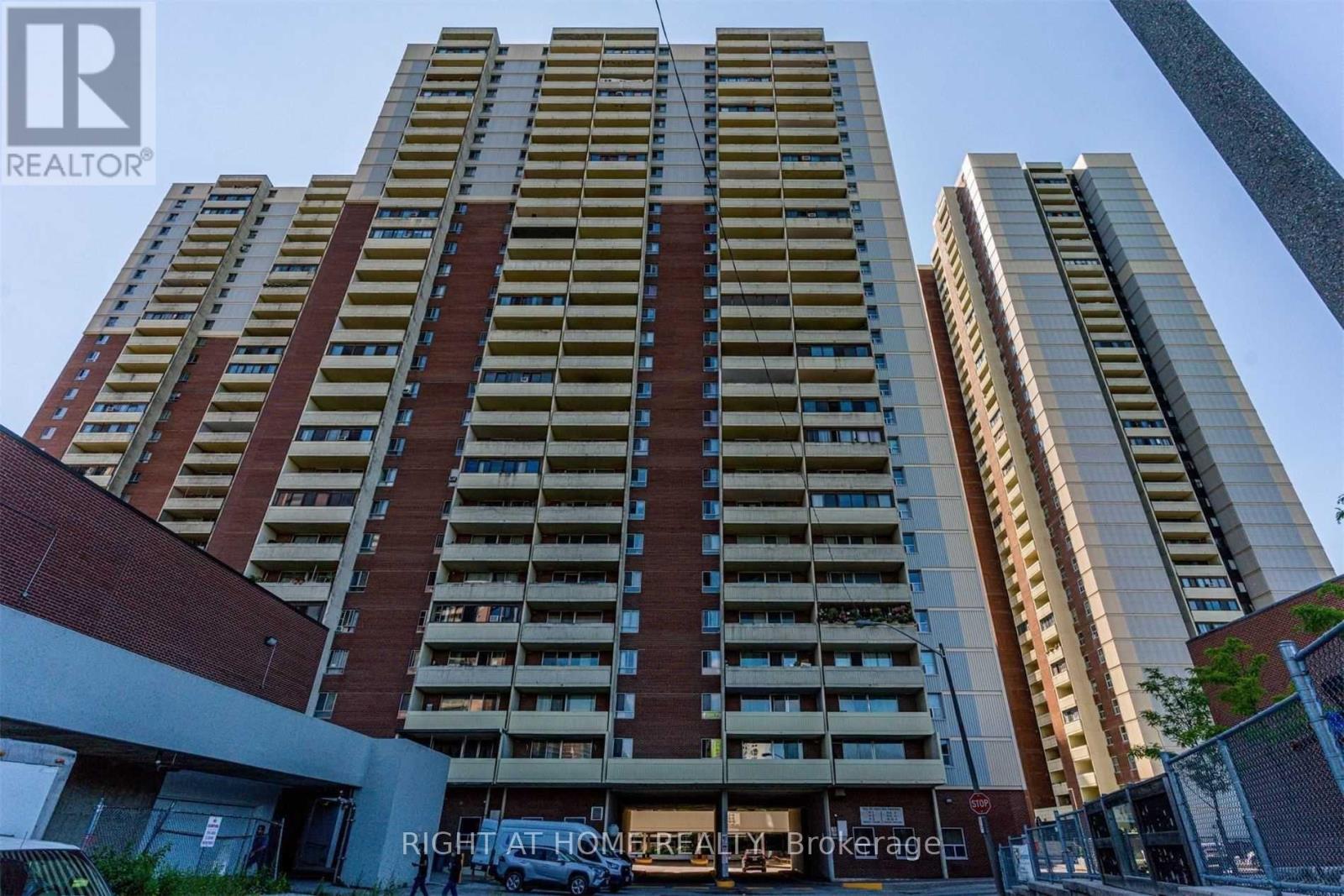 106 - 5 Massey Square, Toronto, Ontario  M4C 5L6 - Photo 2 - E13075264