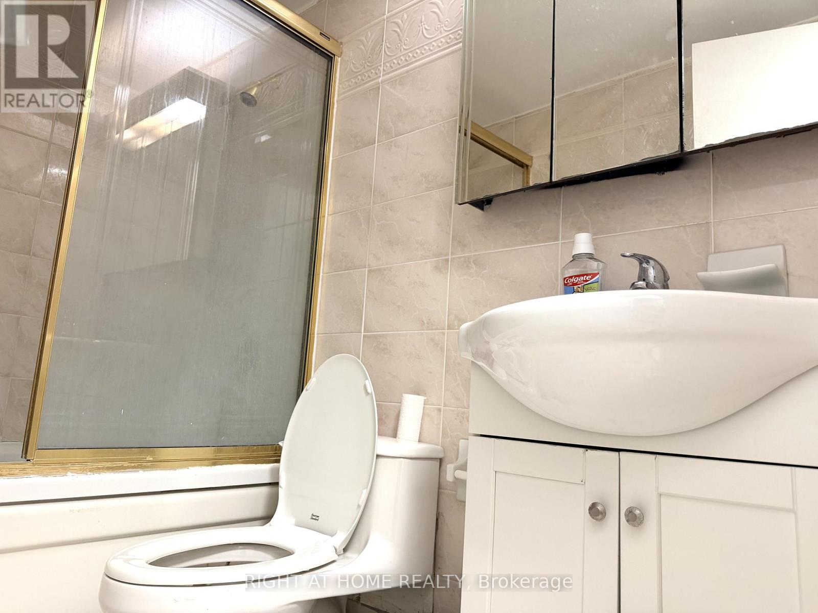 106 - 5 Massey Square, Toronto, Ontario  M4C 5L6 - Photo 25 - E13075264