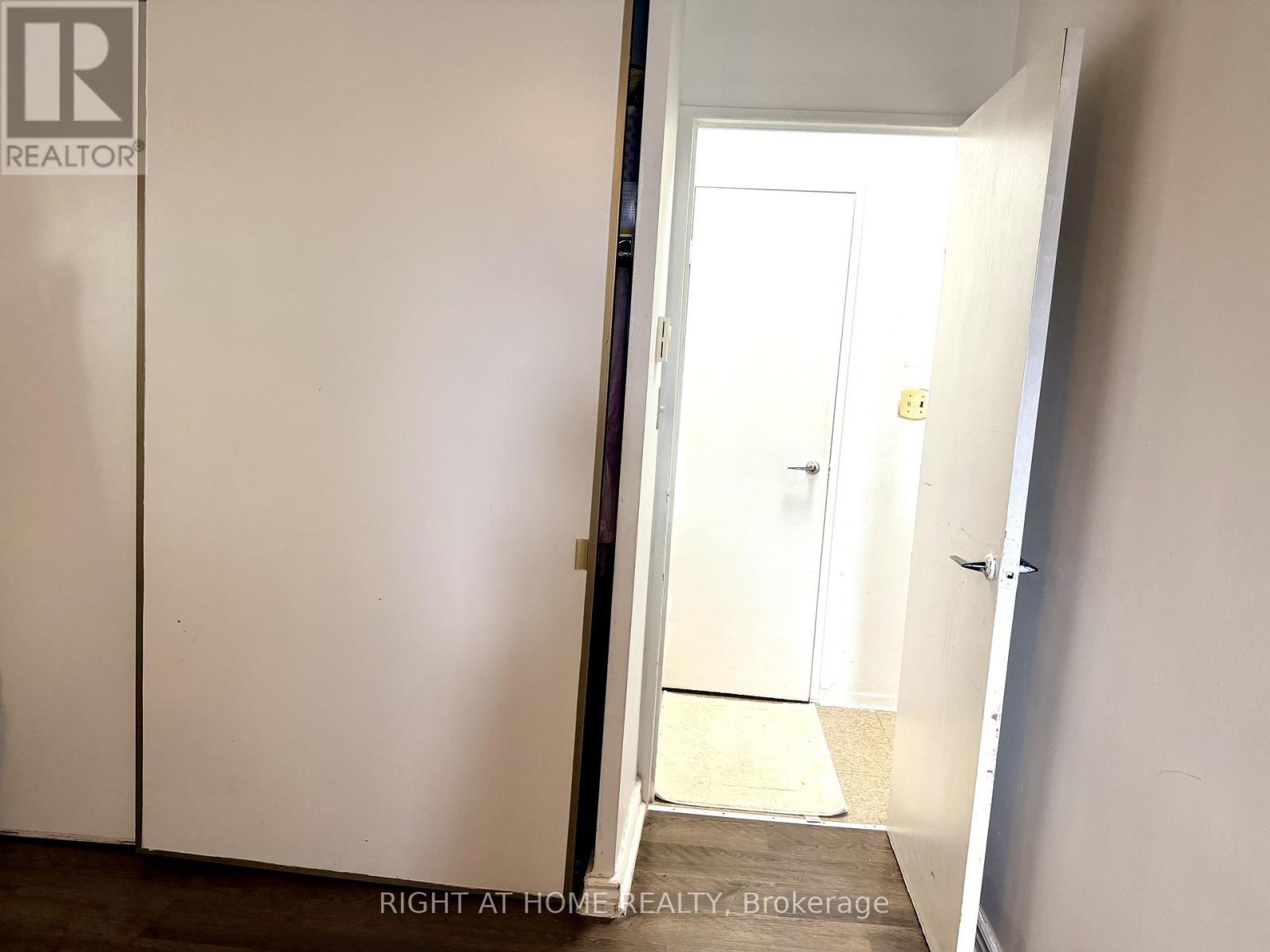 106 - 5 Massey Square, Toronto, Ontario  M4C 5L6 - Photo 32 - E13075264