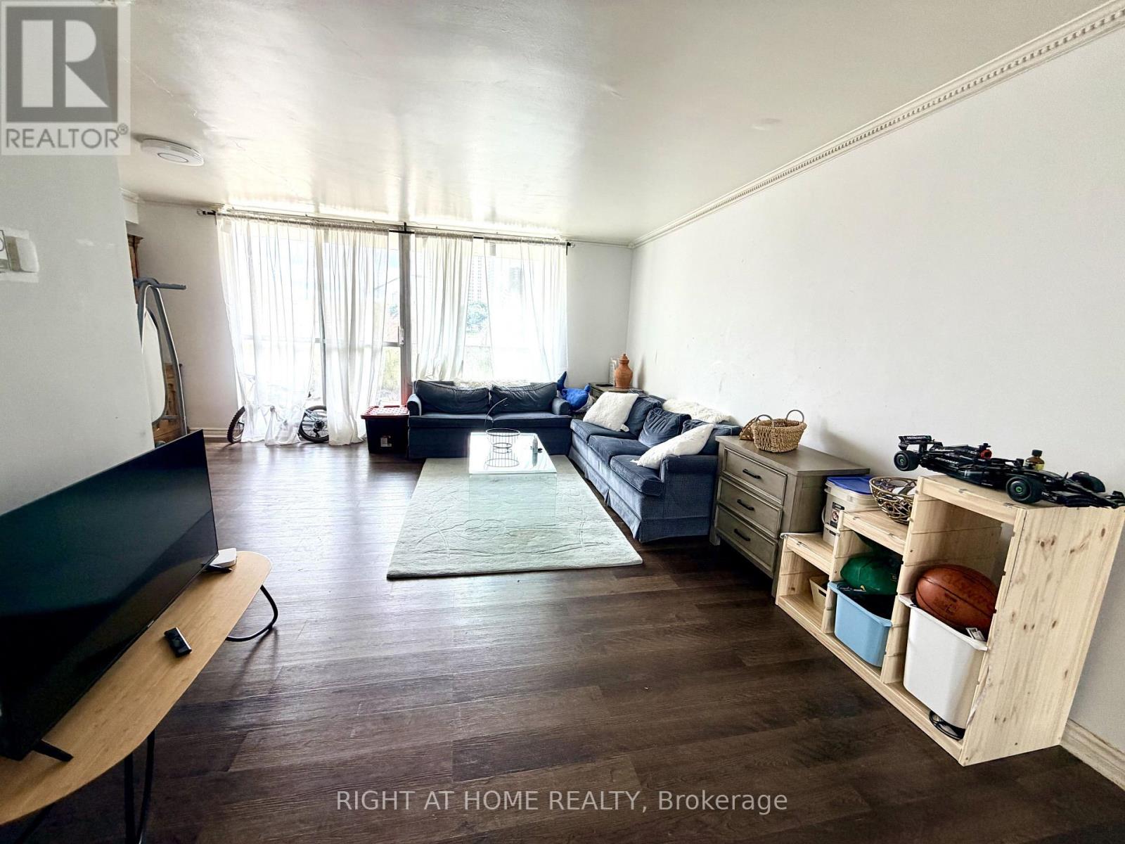 106 - 5 Massey Square, Toronto, Ontario  M4C 5L6 - Photo 6 - E13075264