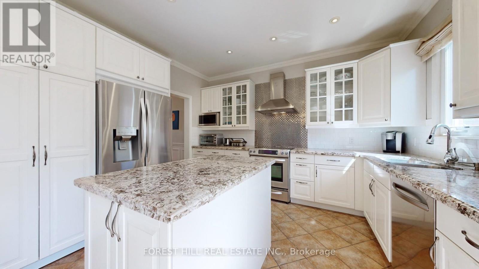 43 Oakhurst Drive, Vaughan, Ontario  L4J 7V3 - Photo 9 - N13075272