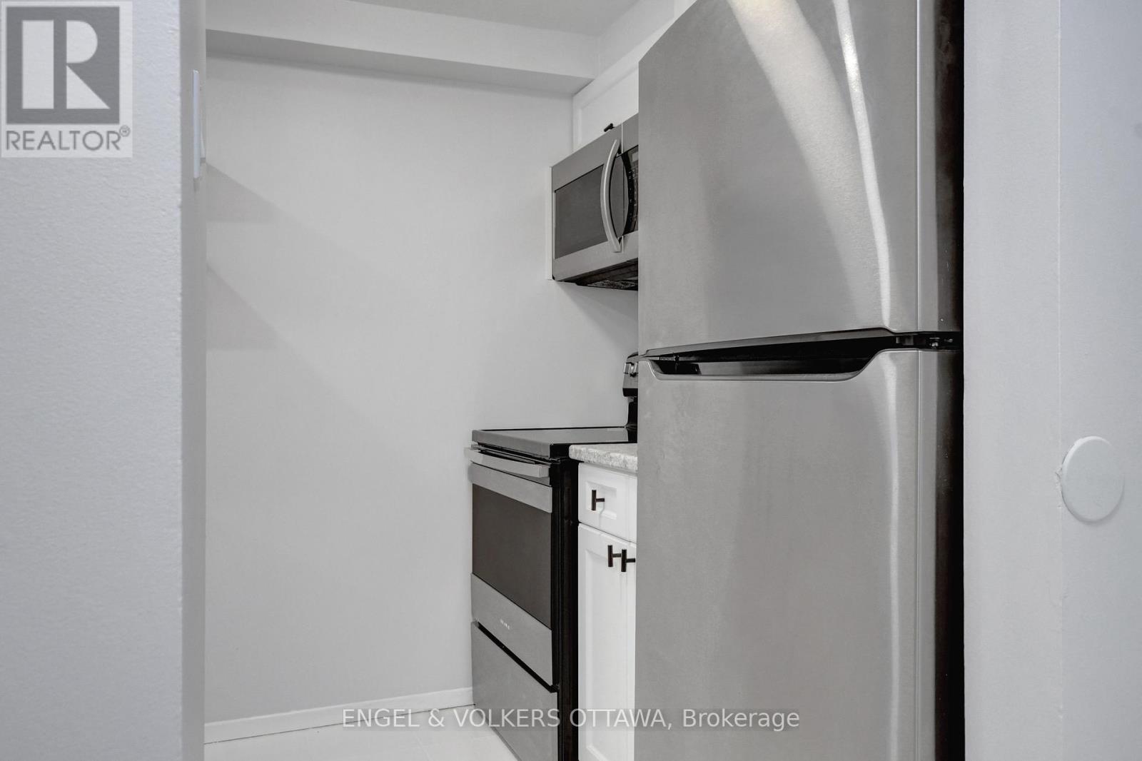 112 - 6532 Bilberry Drive, Ottawa, Ontario  K1C 4N9 - Photo 10 - X12934234