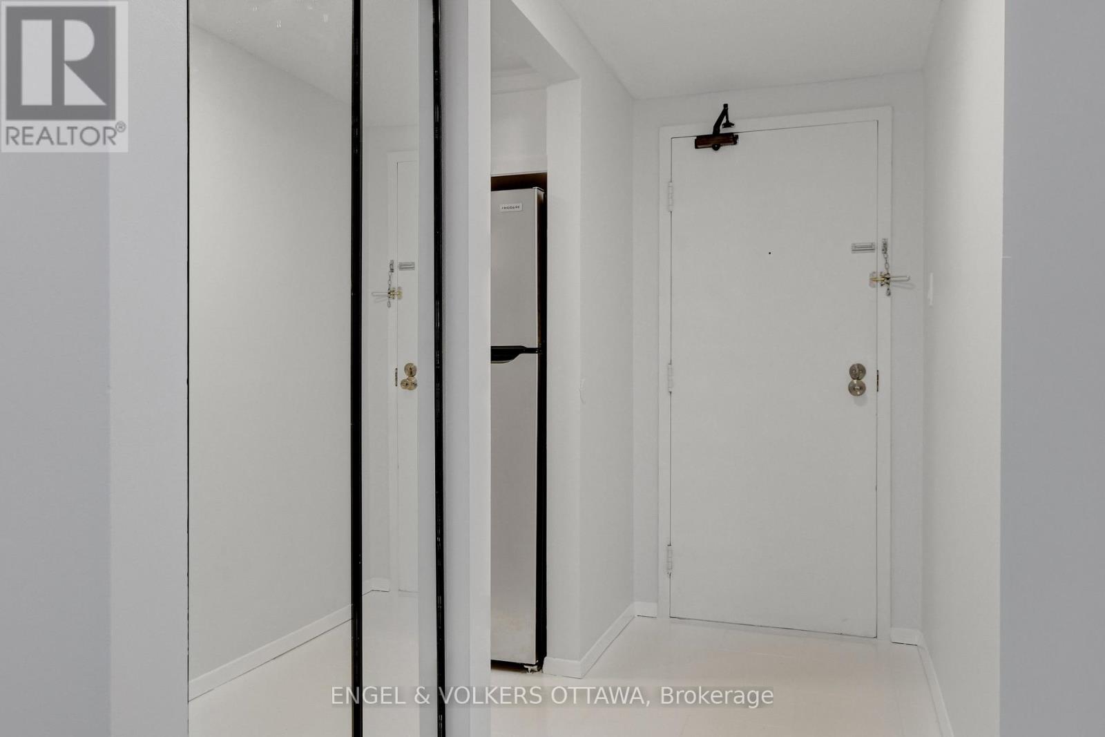 112 - 6532 Bilberry Drive, Ottawa, Ontario  K1C 4N9 - Photo 3 - X12934234