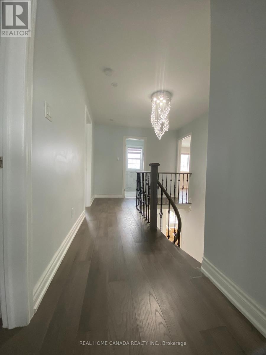 5315 Huntingfield Drive, Mississauga, Ontario  L5R 2G2 - Photo 10 - W12859662
