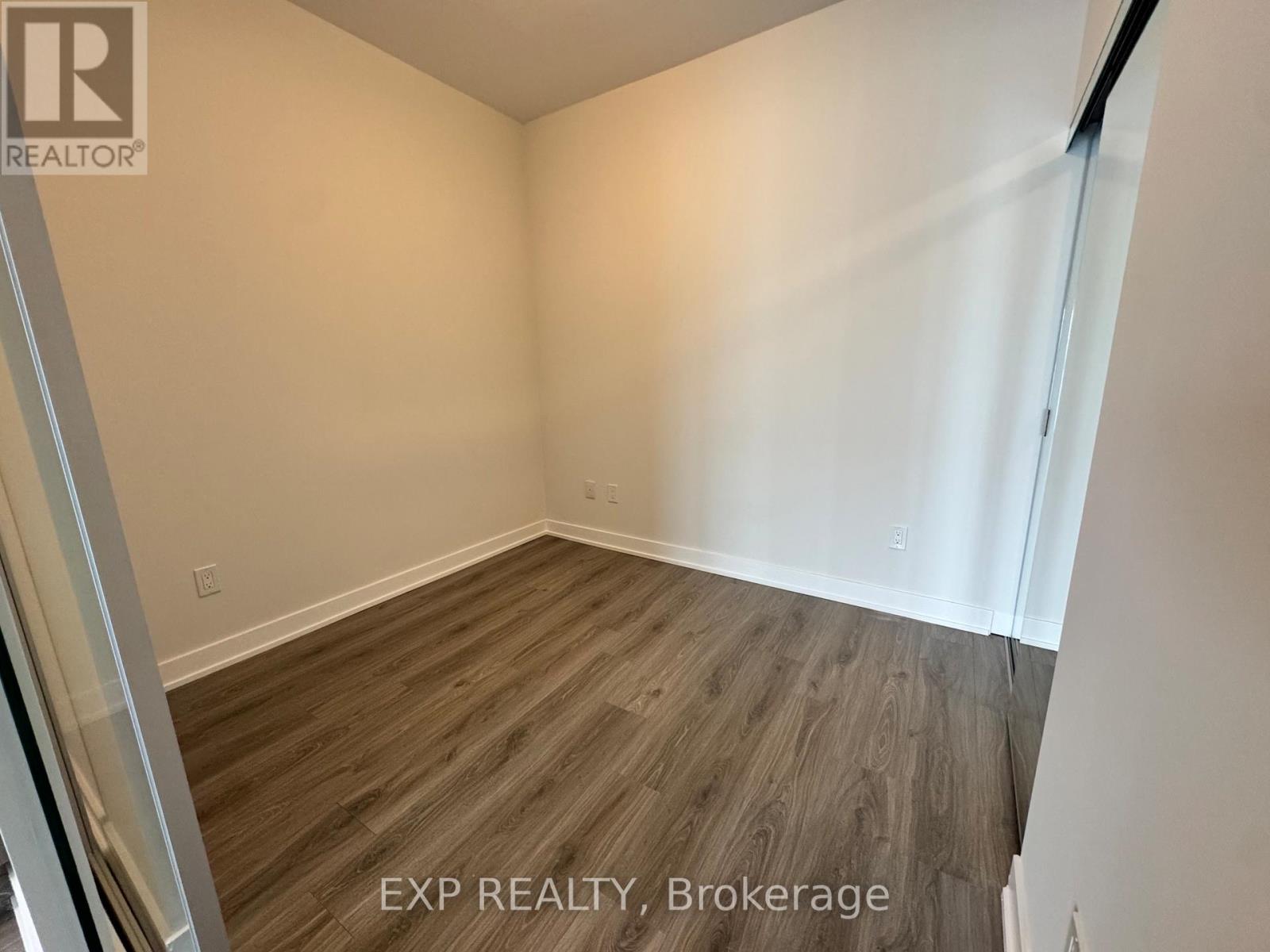 1909 - 430 Square One Drive, Mississauga, Ontario  L5B 0L6 - Photo 6 - W13075302
