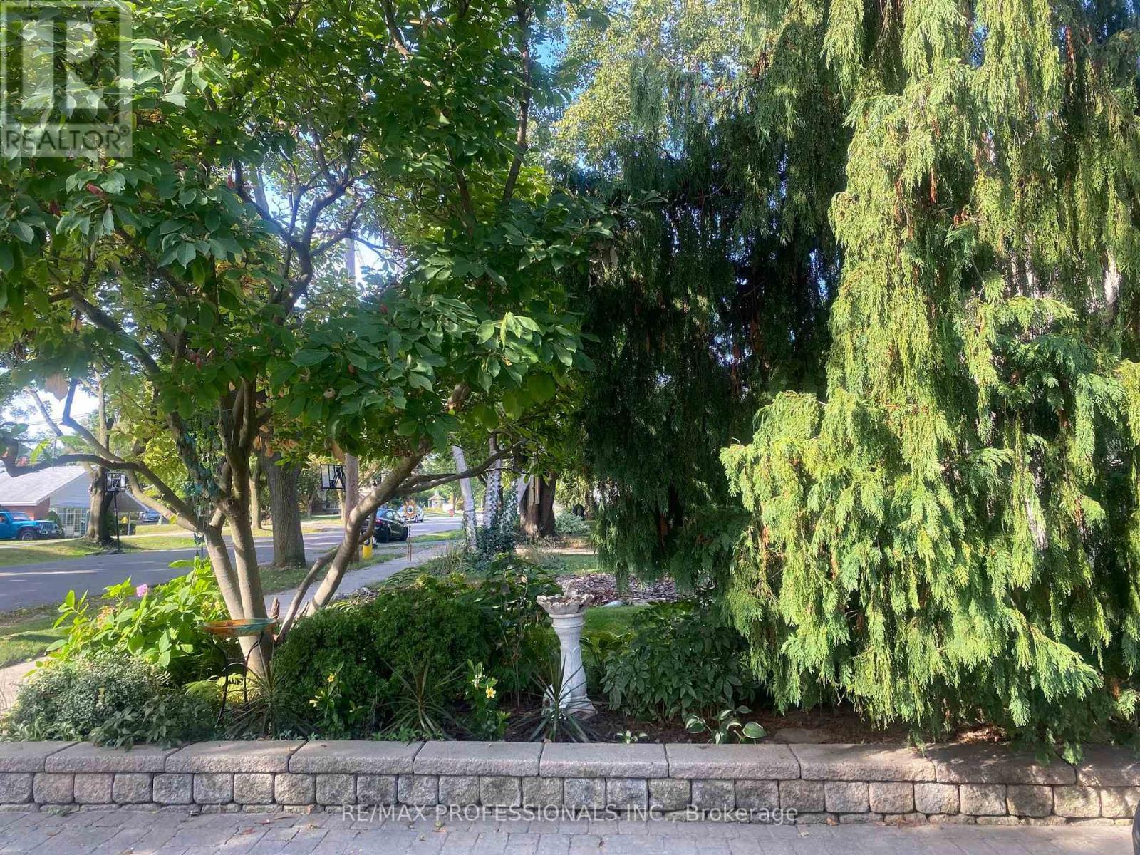 6 Hedges Boulevard, Toronto, Ontario  M9B 3C2 - Photo 35 - W13061666