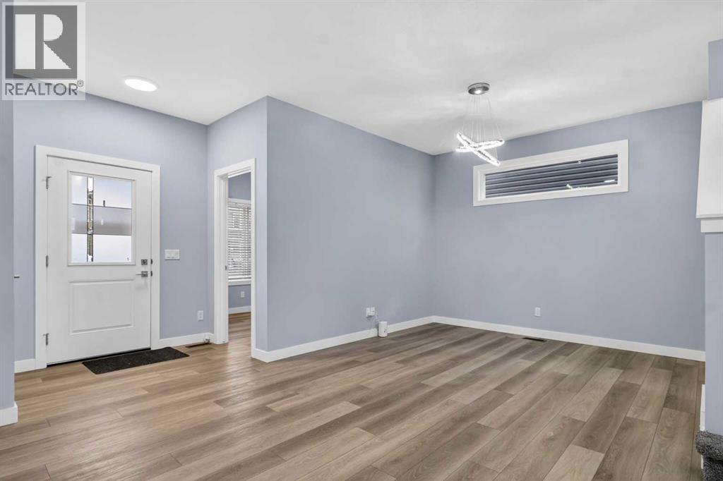 124 Chelsea Glen, Chestermere, Alberta  T1X 2P4 - Photo 4 - A2302868