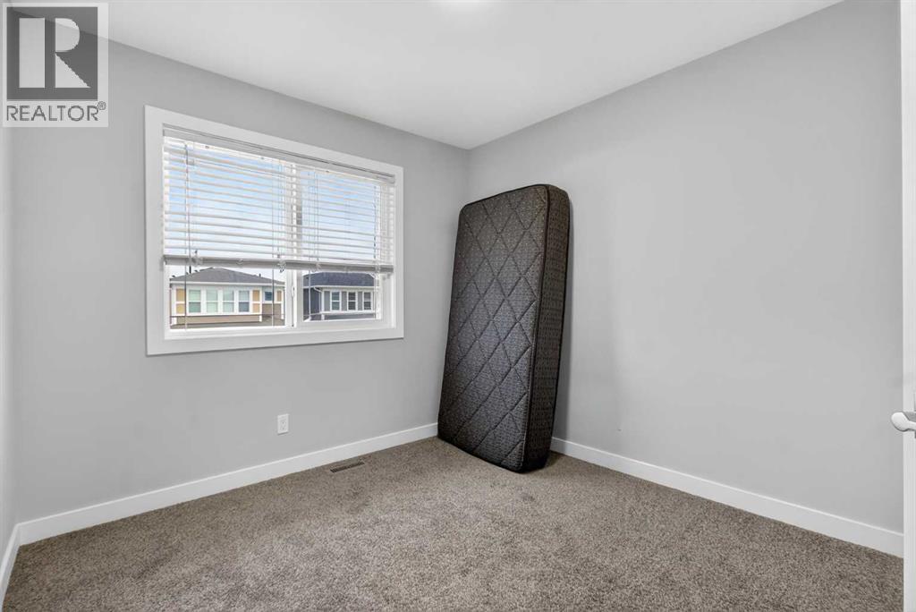 124 Chelsea Glen, Chestermere, Alberta  T1X 2P4 - Photo 9 - A2302868