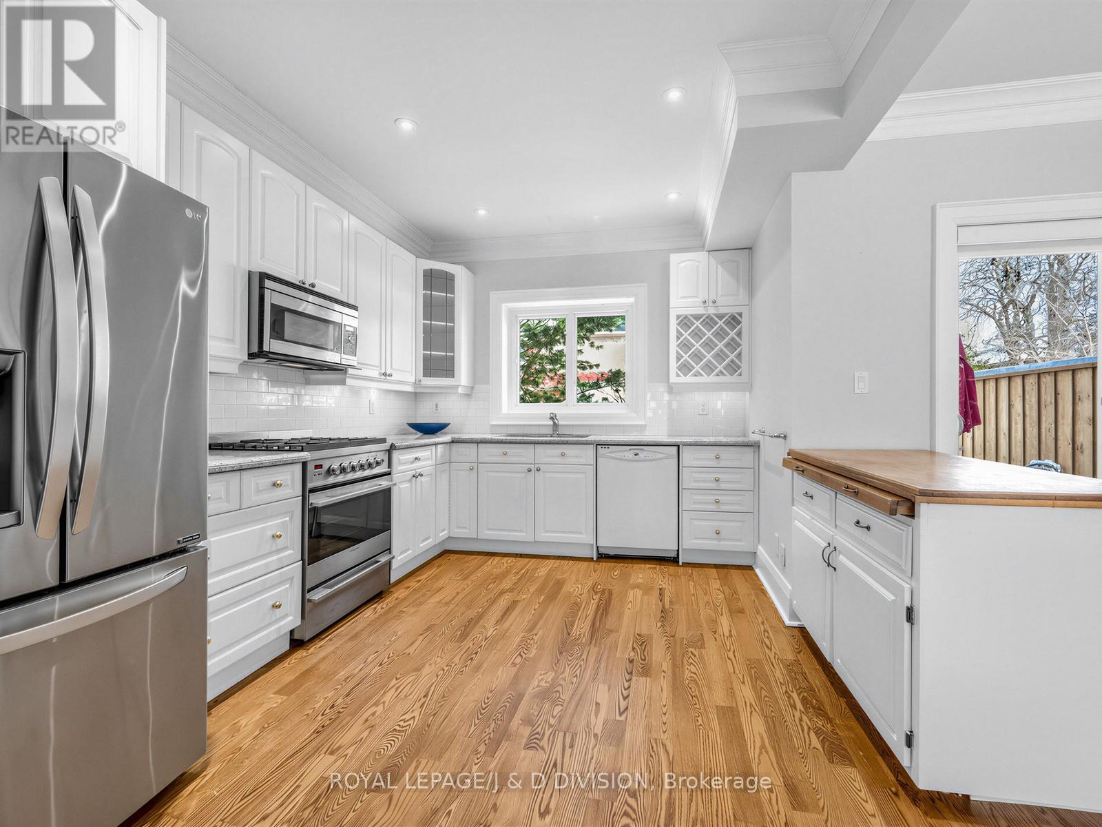 112 Rose Park Drive, Toronto, Ontario  M4T 1R5 - Photo 14 - C12910586