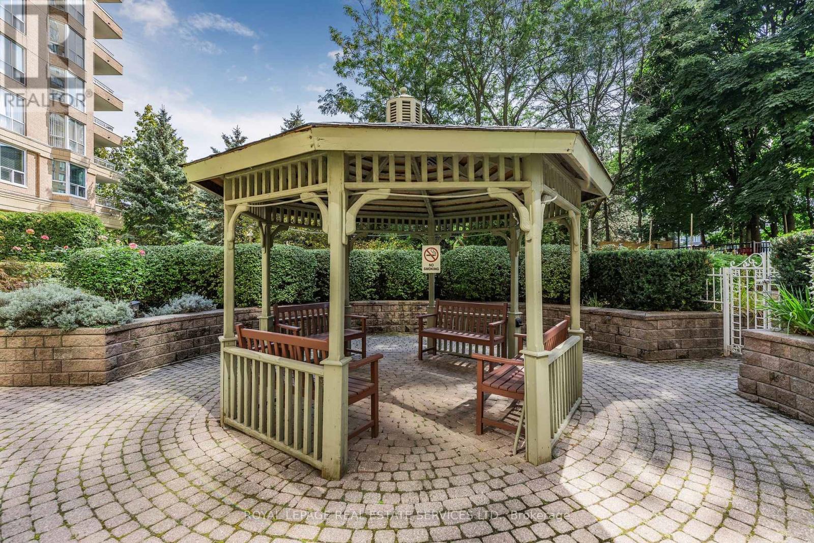 202 - 11 Thorncliffe Park Drive, Toronto, Ontario  M4H 1P3 - Photo 11 - C13071874