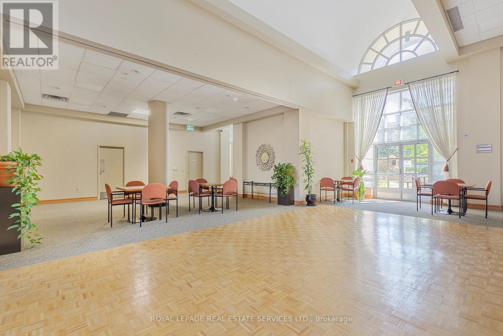 202 - 11 Thorncliffe Park Drive, Toronto, Ontario  M4H 1P3 - Photo 12 - C13071874
