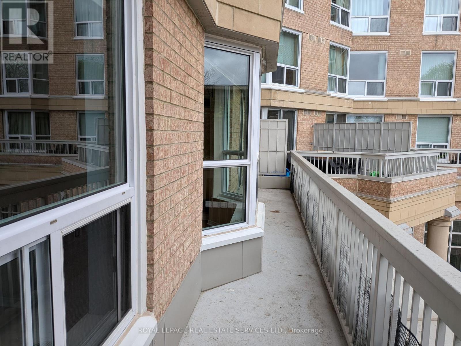202 - 11 Thorncliffe Park Drive, Toronto, Ontario  M4H 1P3 - Photo 5 - C13071874